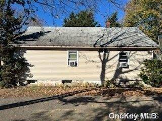 132 S 7th ST, Lindenhurst, NY 11757