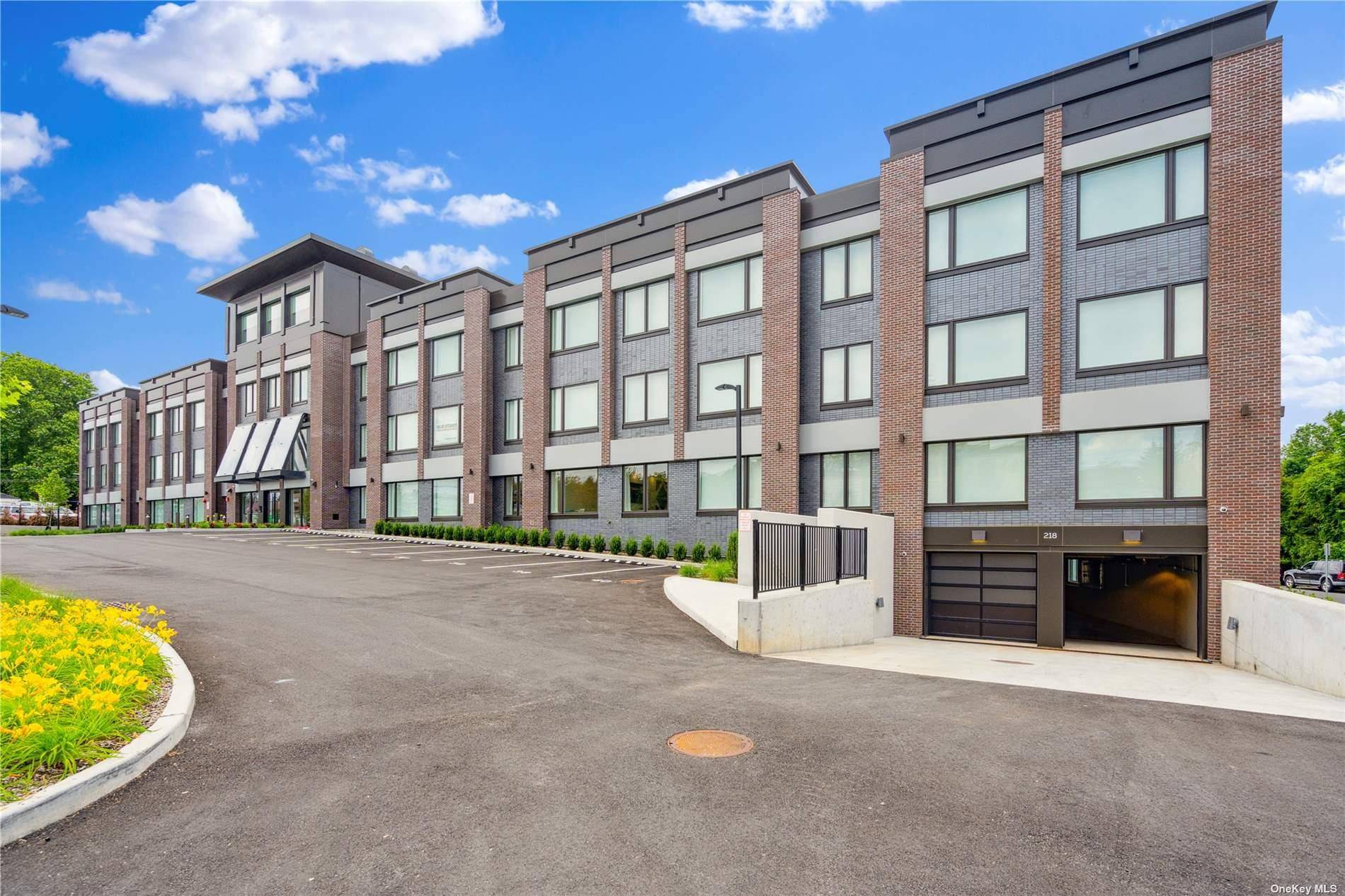 218 Middle Neck RD #202, Great Neck, NY 11021
