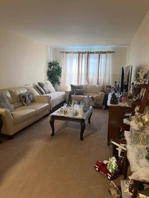 87-40 Francis Lewis BLVD #B4, Queens Village, NY 11427