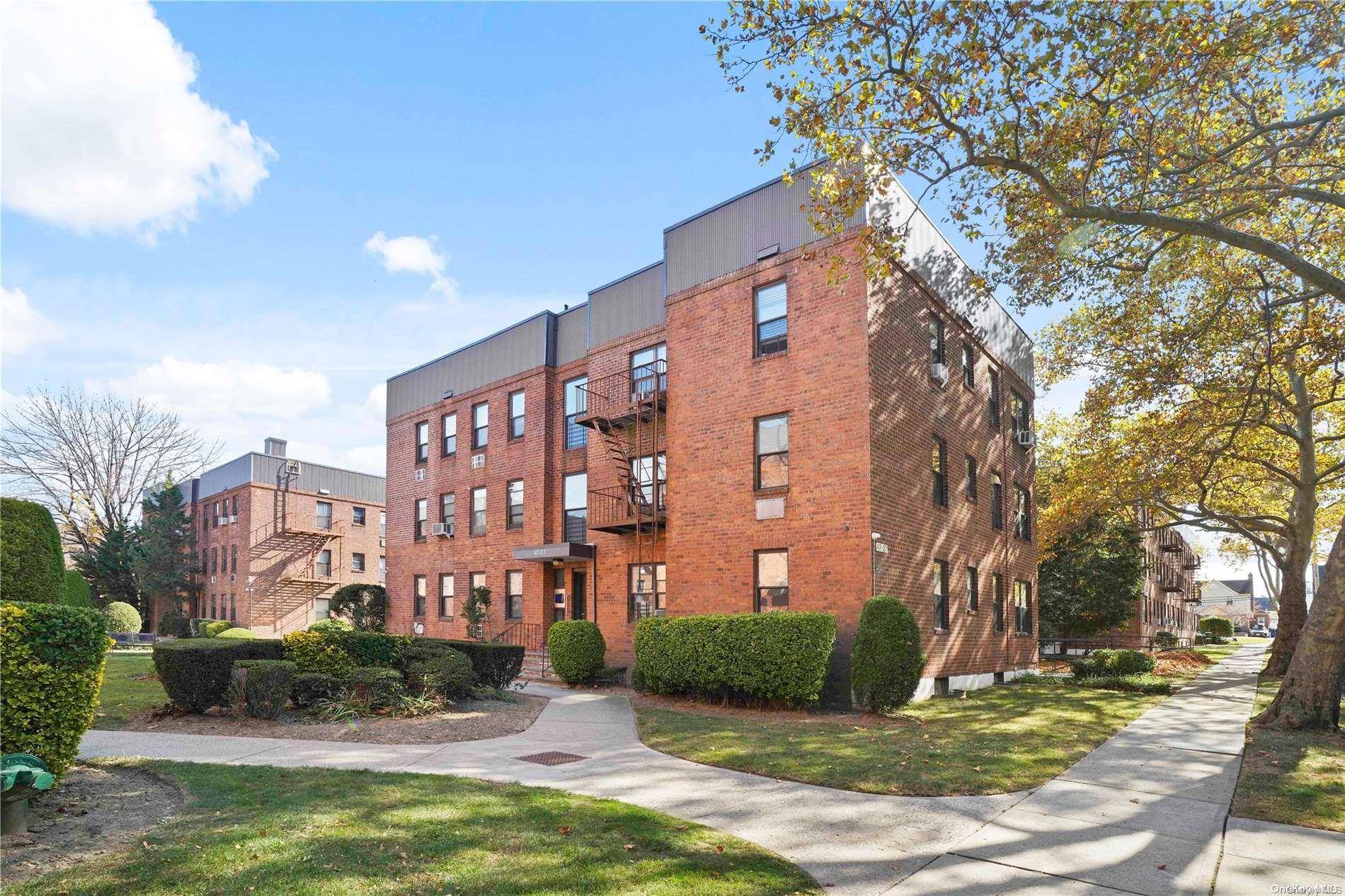 47-27 215 PL #1A, Bayside, NY 11361