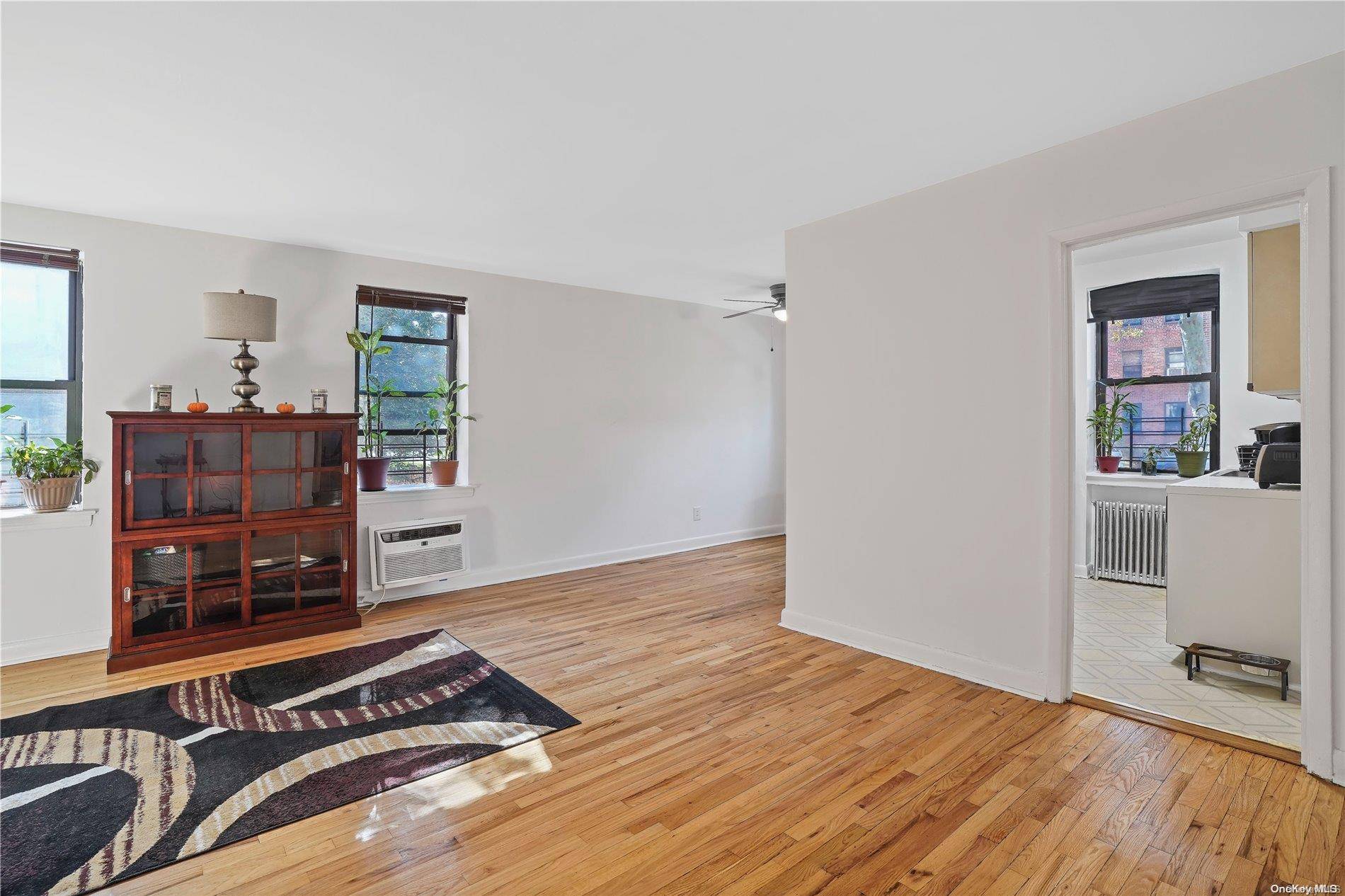 47-27 215 PL #1A, Bayside, NY 11361