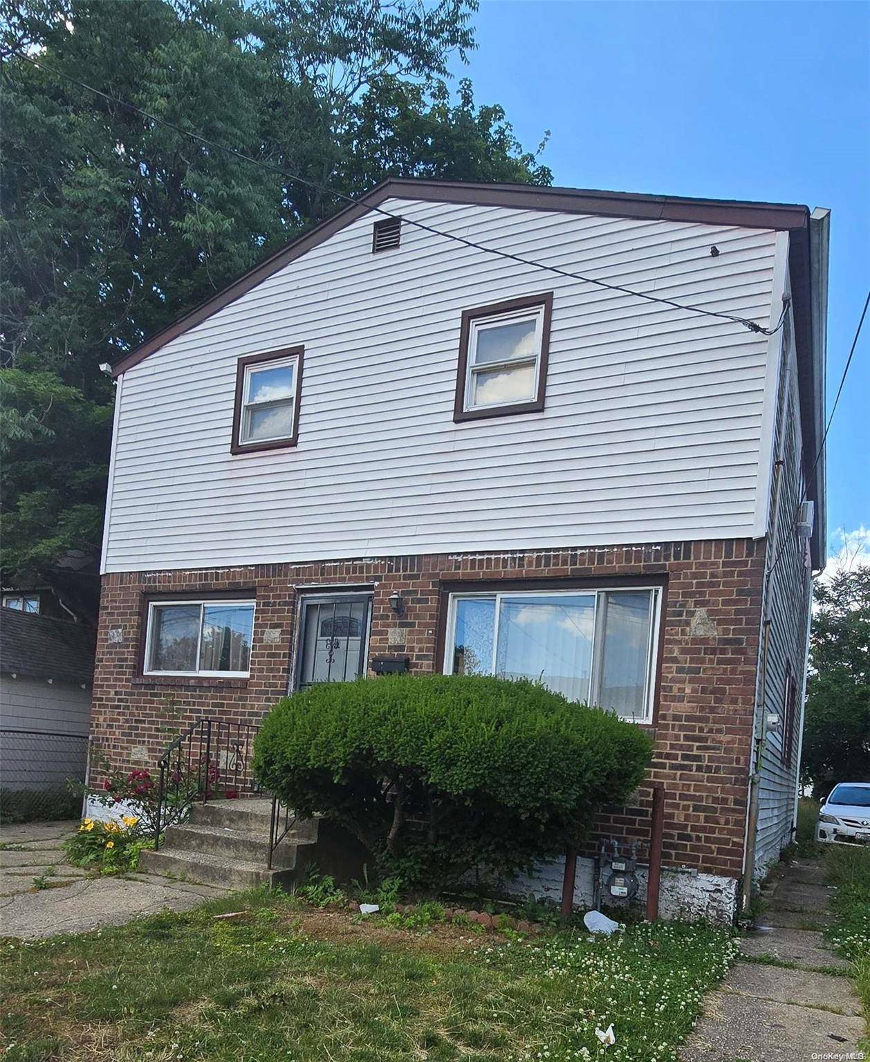11 Hoff Court, Hempstead, NY 11550