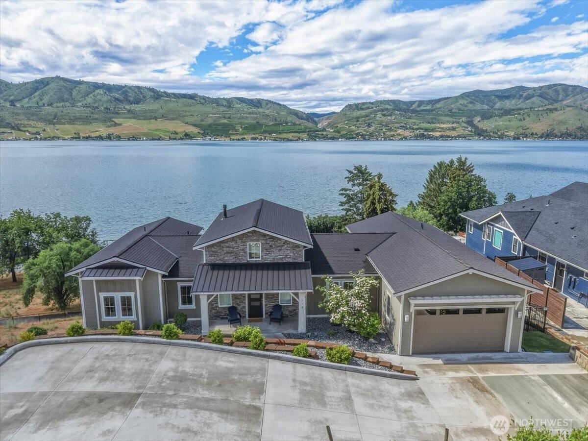 112 Mayer DR, Chelan, WA 98816