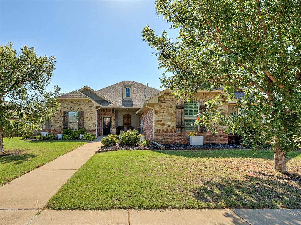 4612 Kentucky Ridge DR, Mustang, OK 73064
