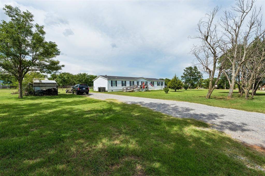 2186 County Road 1232 RD, Tuttle, OK 73089