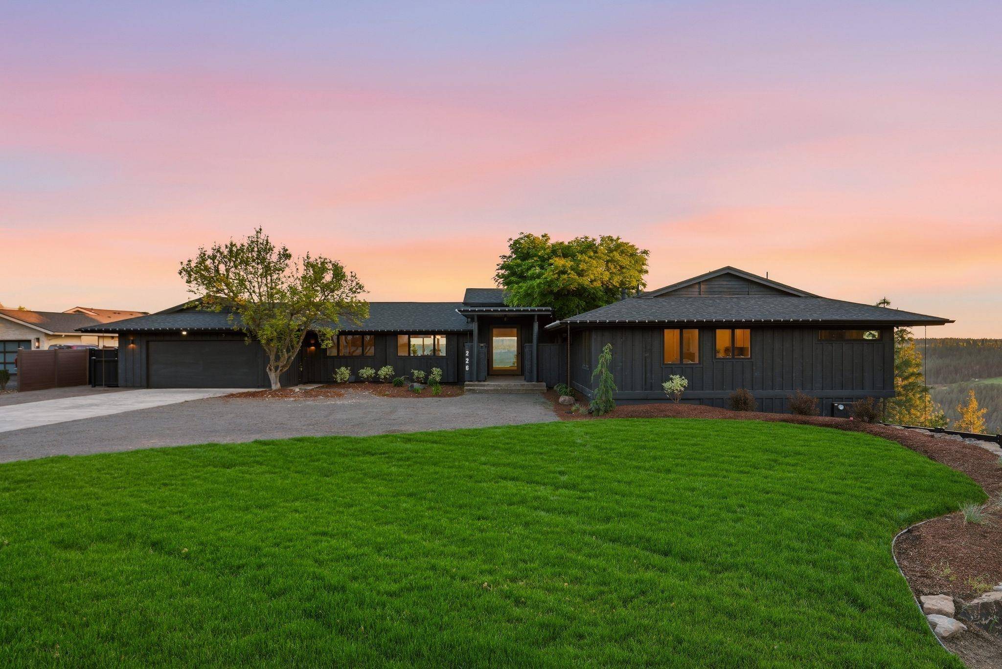 226 E High Dr, Spokane, WA 99203