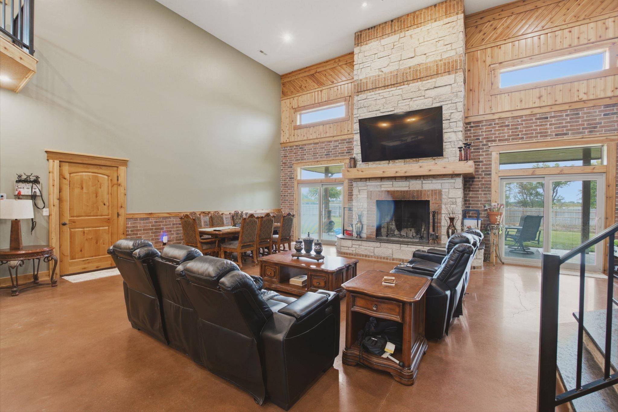 8803 W Blackwood LN, Maize, KS 67101