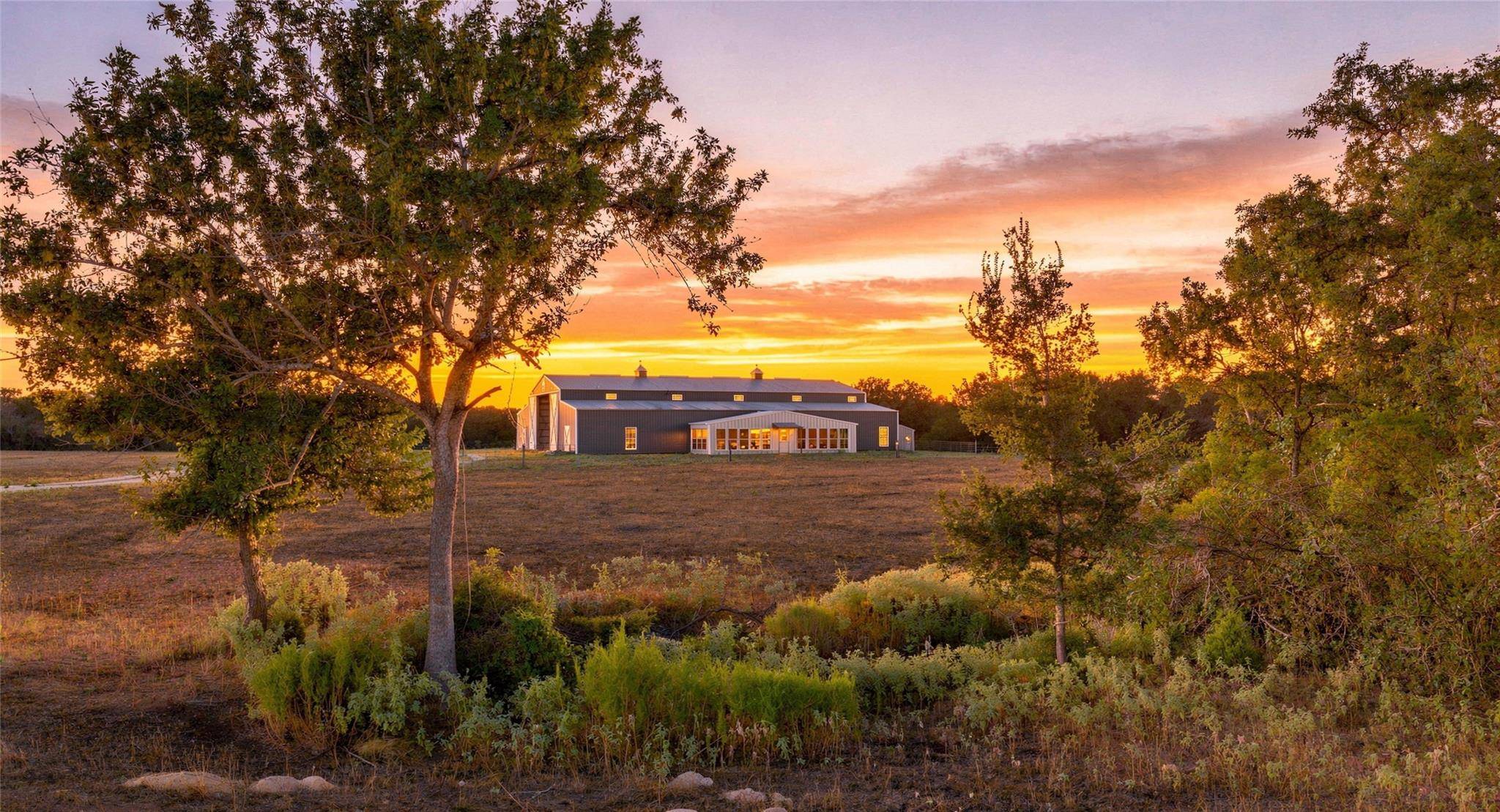 6417 County Road 240, Waelder, TX 78959