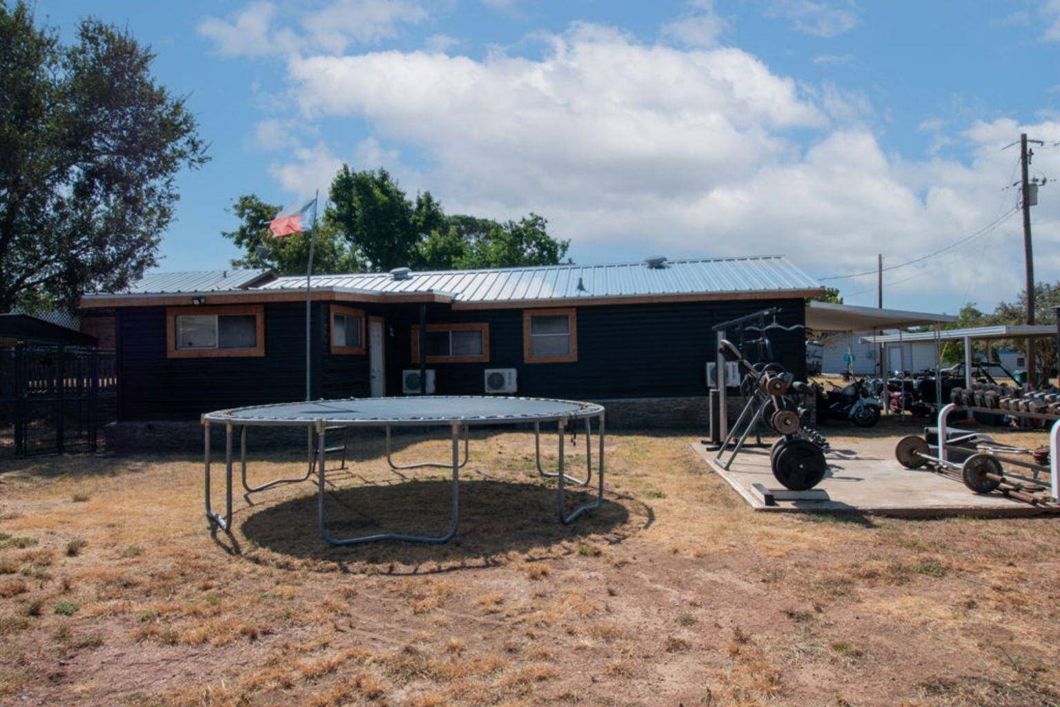 817 Ridgeway, Tow, TX 78672