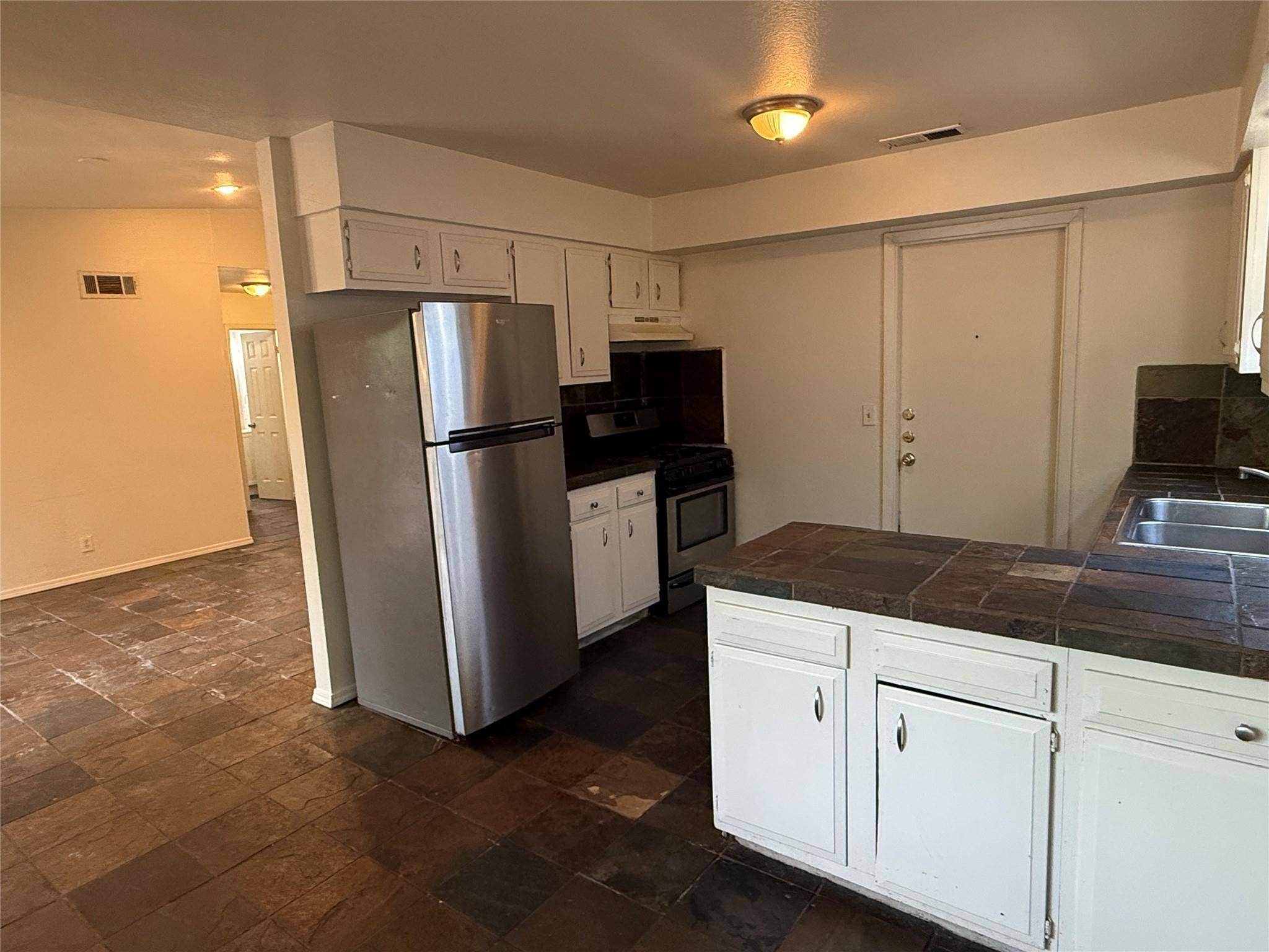 2412 Village Walk, Austin, TX 78744