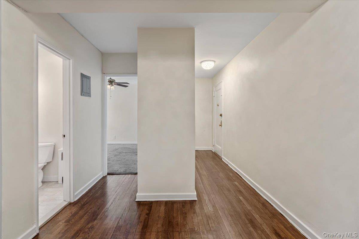 70 S Park AVE #204, Rockville Centre, NY 11570