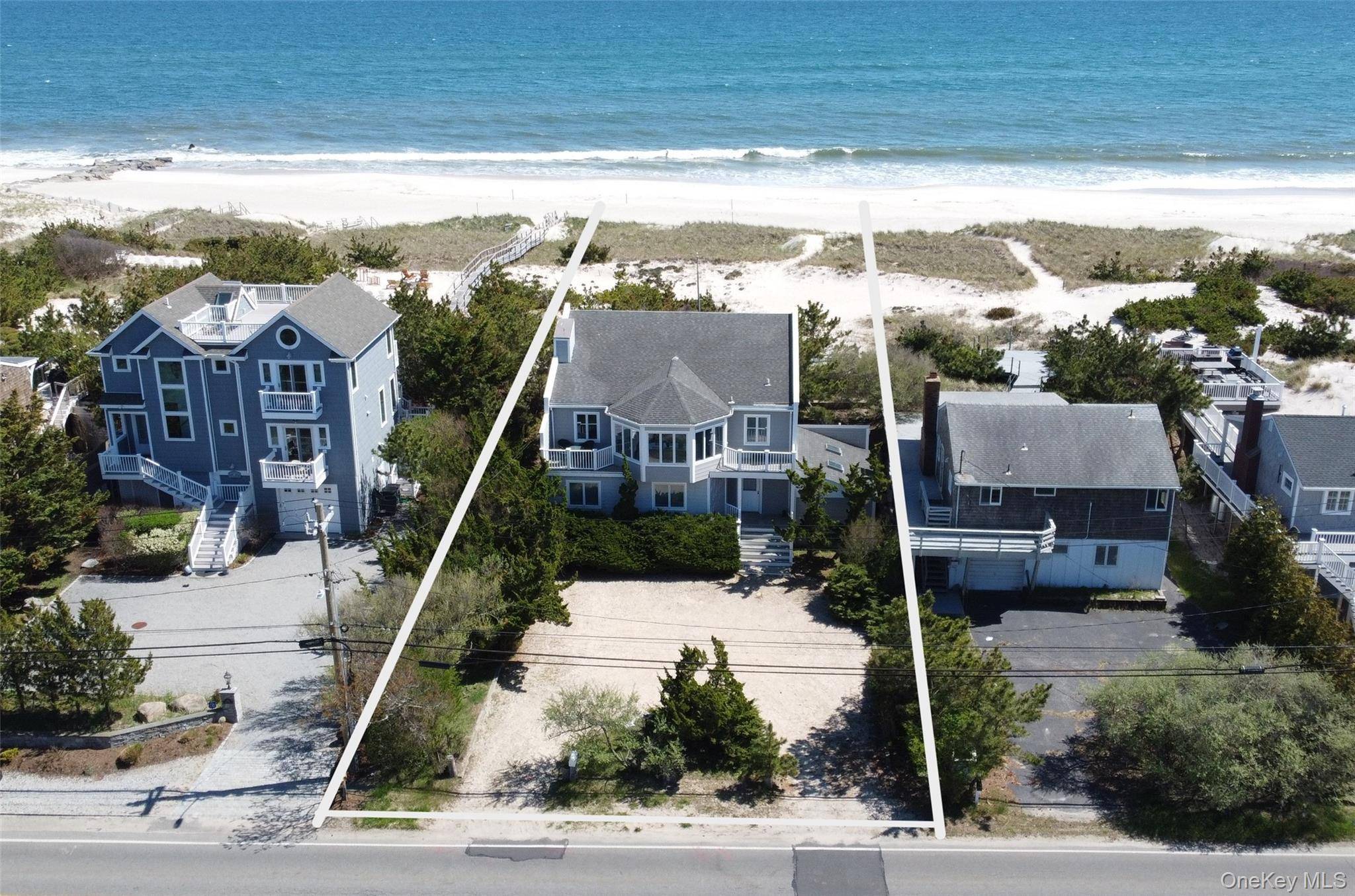 627 Dune RD, Westhampton, NY 11977