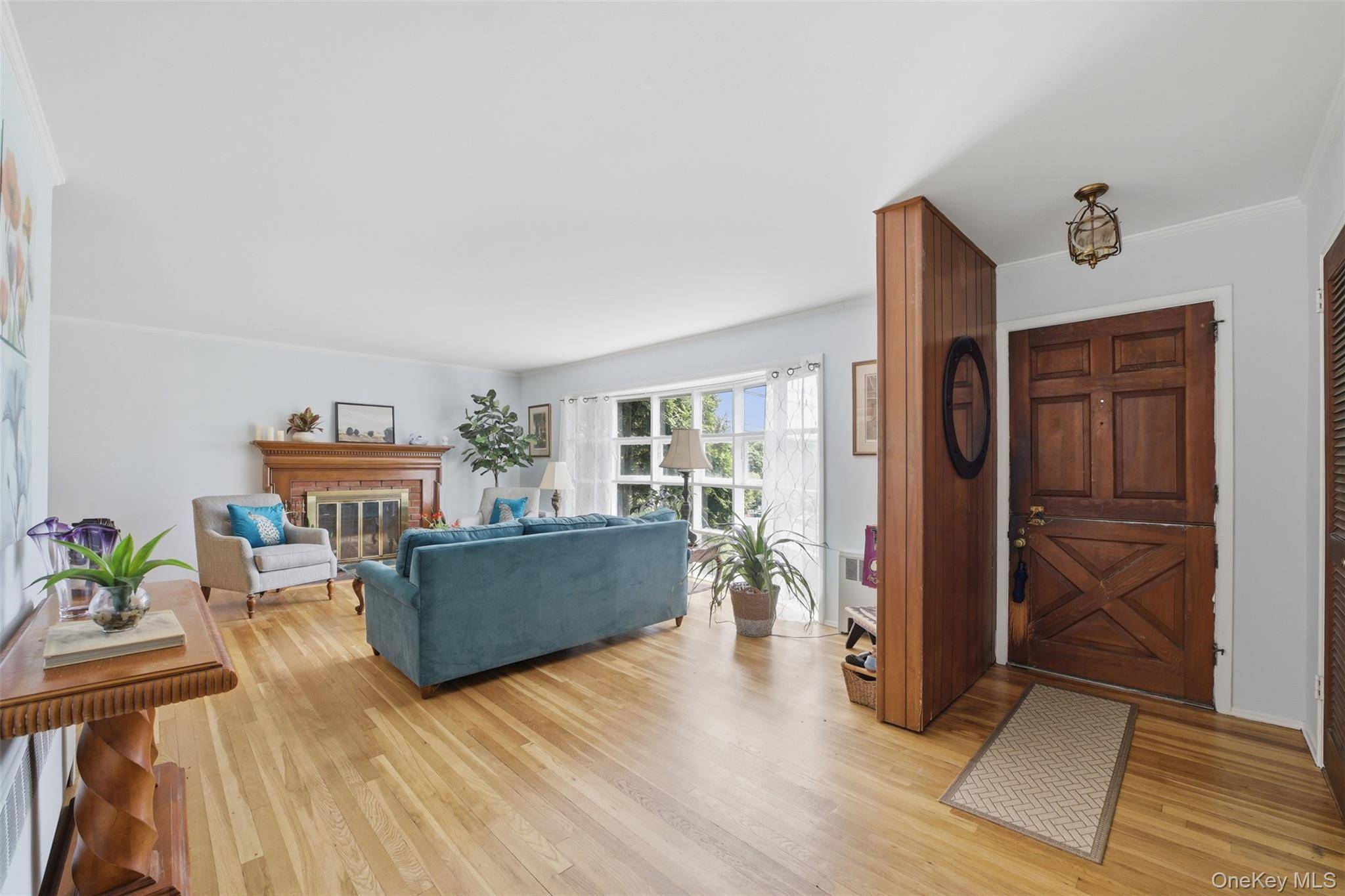 2 Burkewood RD, Hartsdale, NY 10530