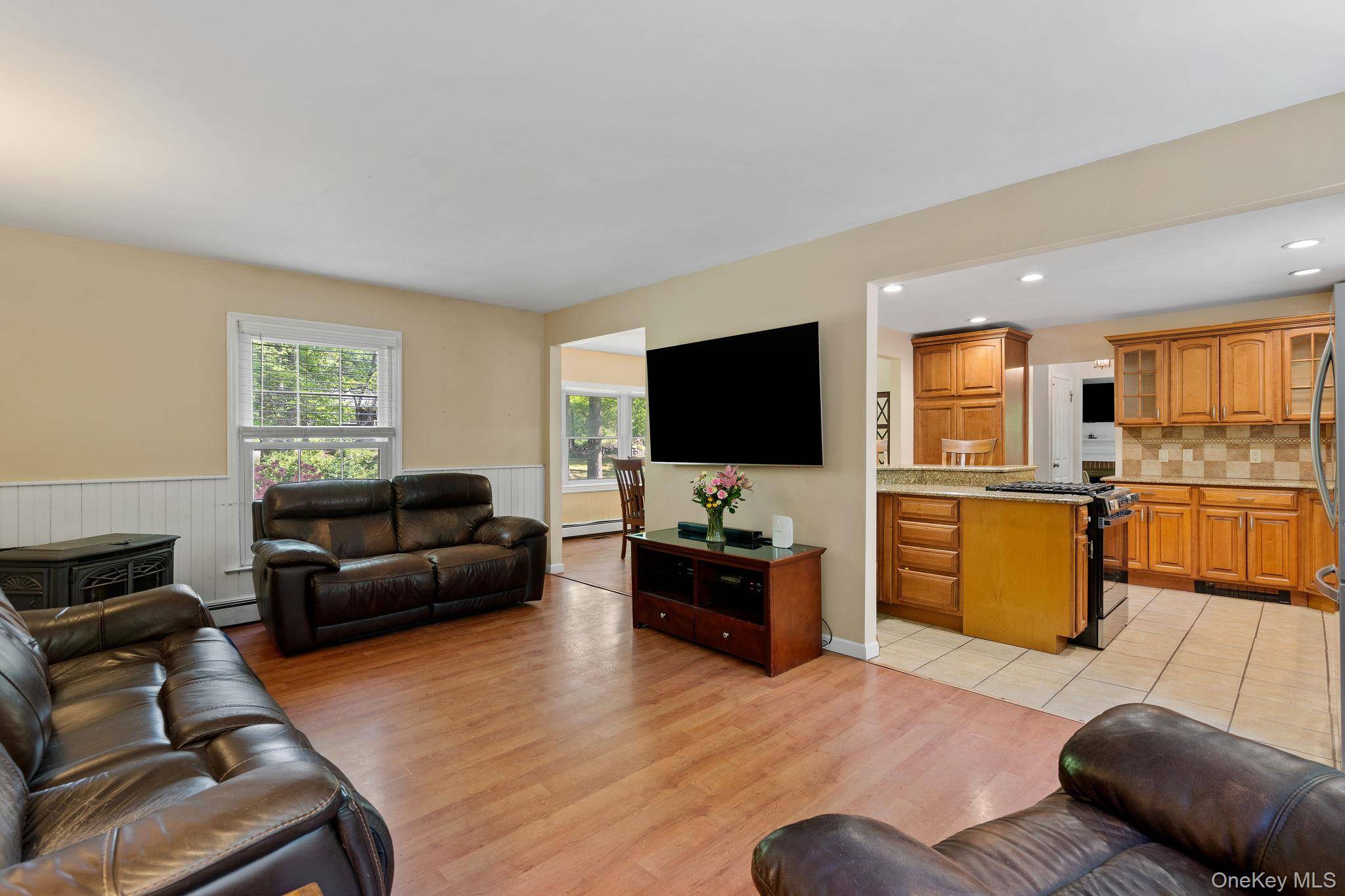 95 Pine Hill RD, Highland Mills, NY 10930