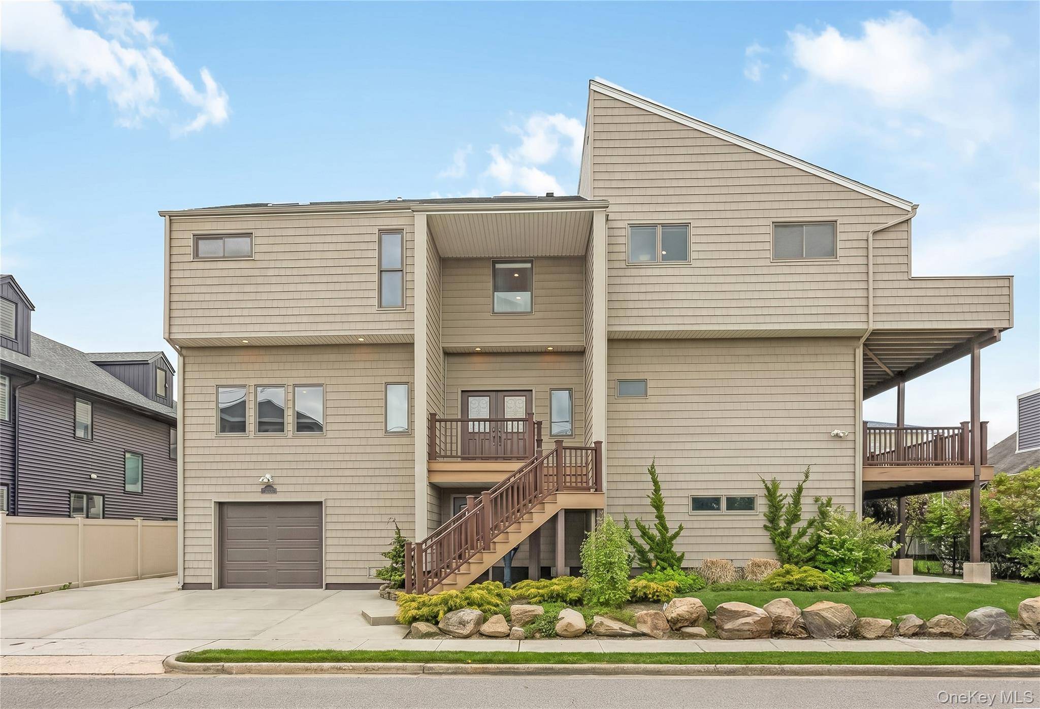 29 Bath ST, Lido Beach, NY 11561