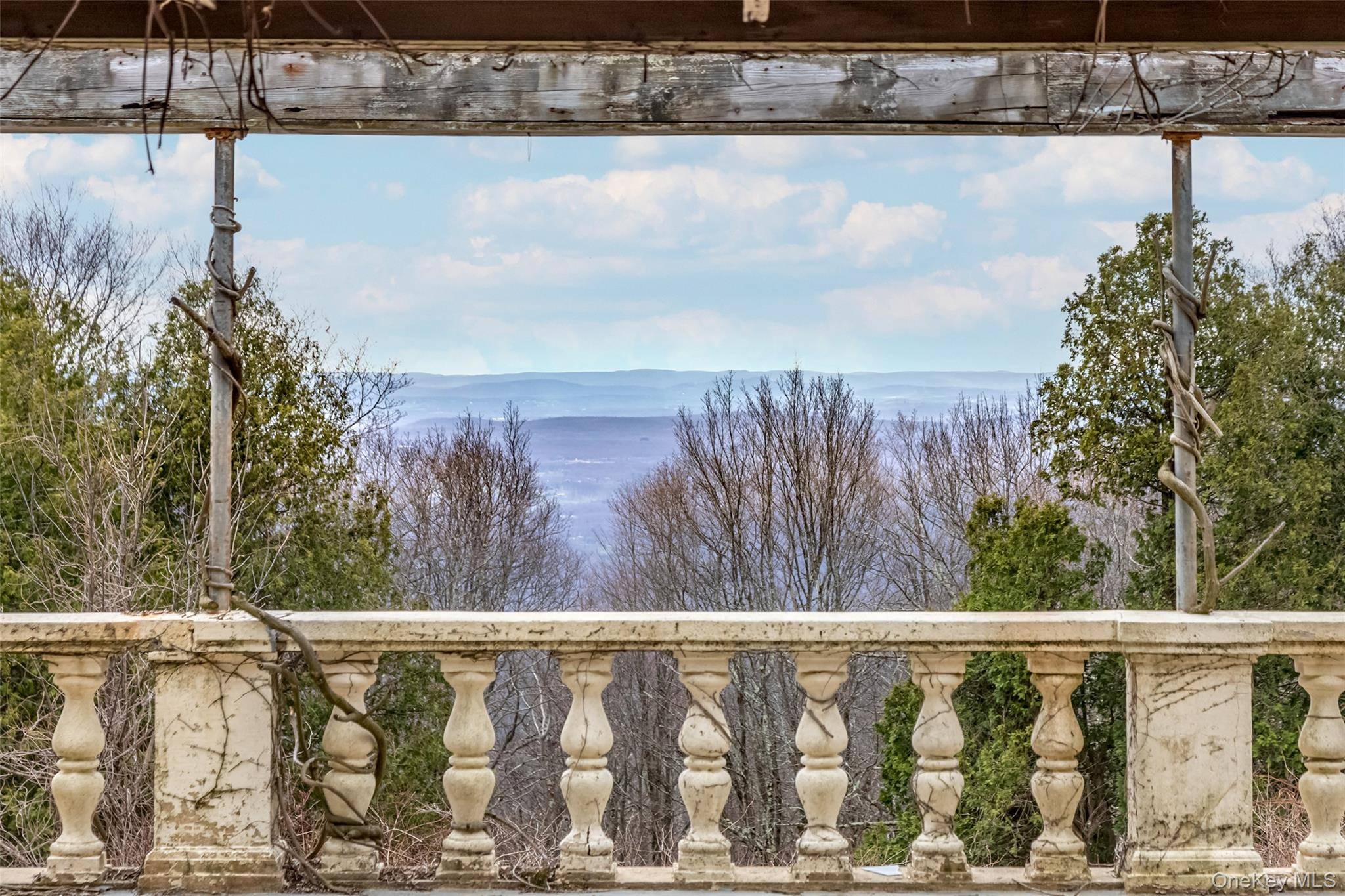 95 Bottling Works RD, Cragsmoor, NY 12420