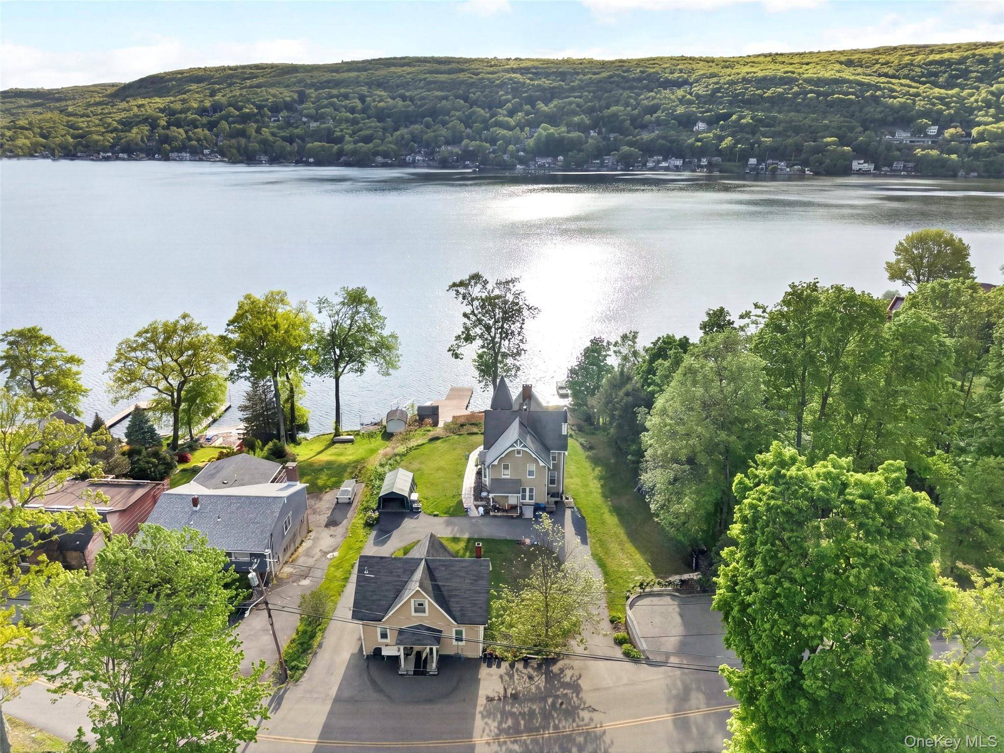 83 Edgemere AVE, Greenwood Lake, NY 10925