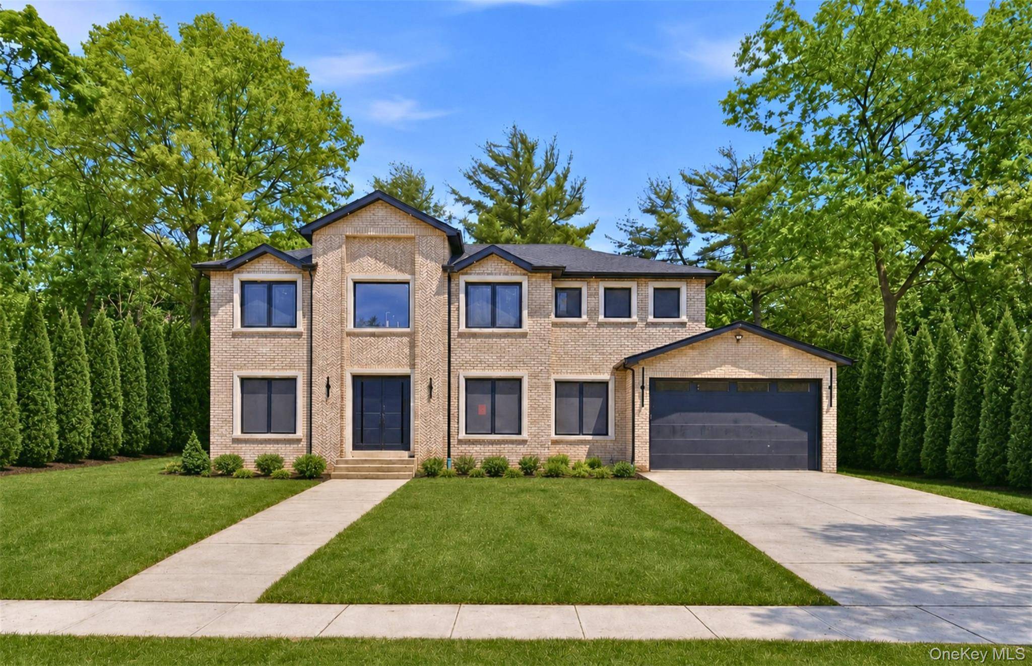 97 Parkway DR, Roslyn Heights, NY 11577