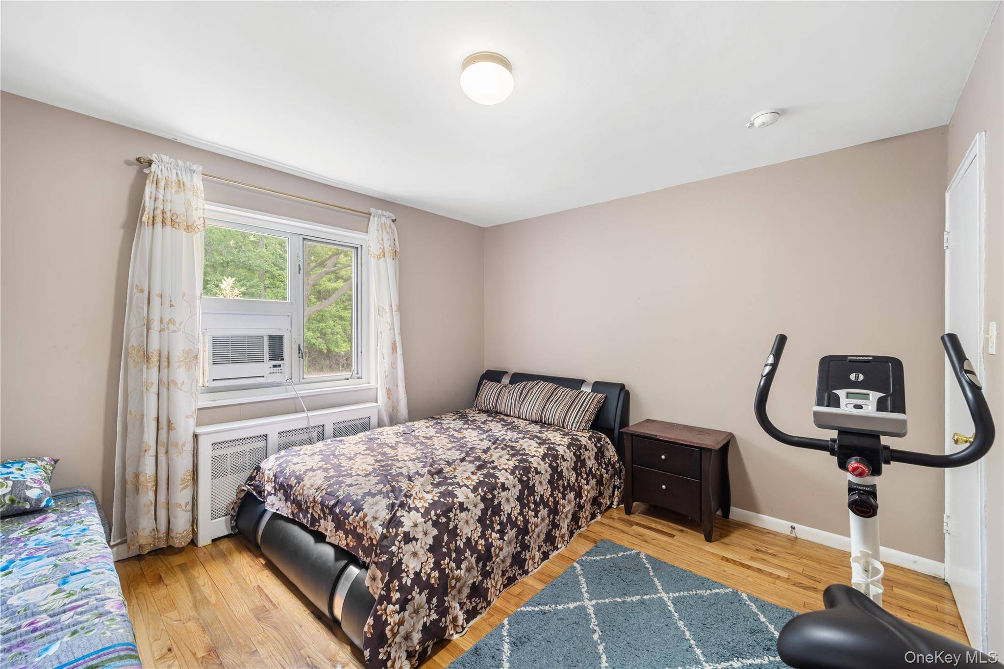 225-08 Stronghurst AVE #Upper, Queens Village, NY 11427