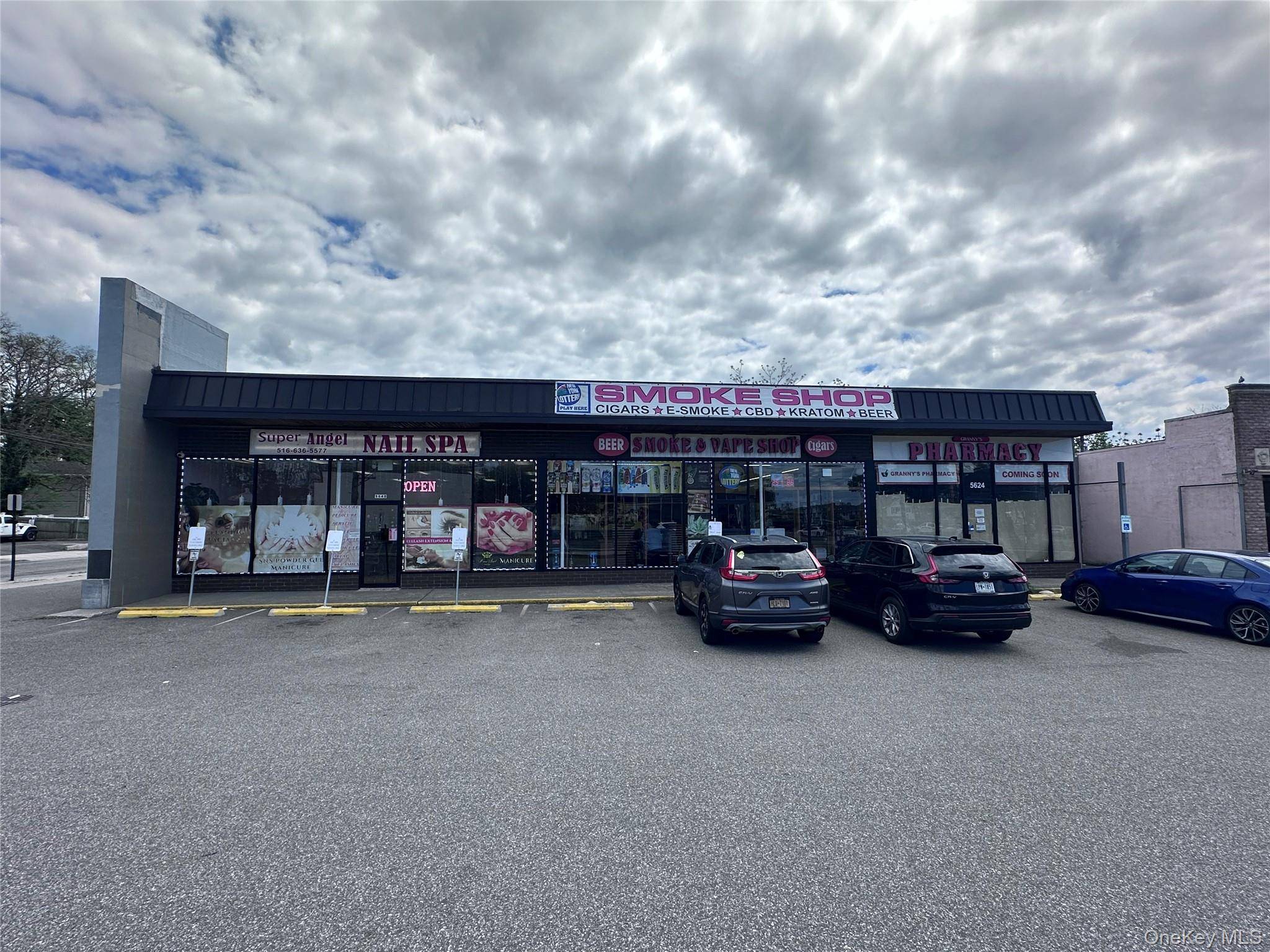5640-18 Merrick RD #4, Massapequa, NY 11758