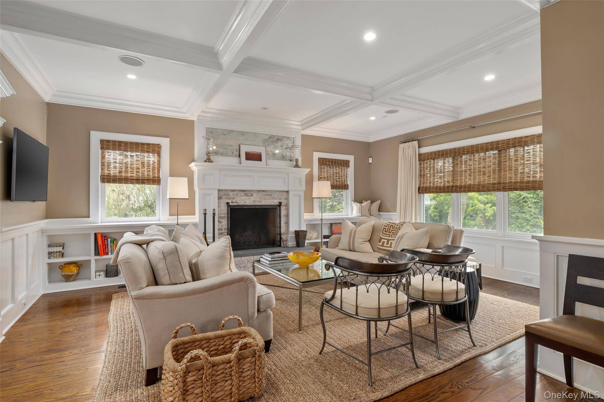 1 Meadow WAY, East Hampton, NY 11937