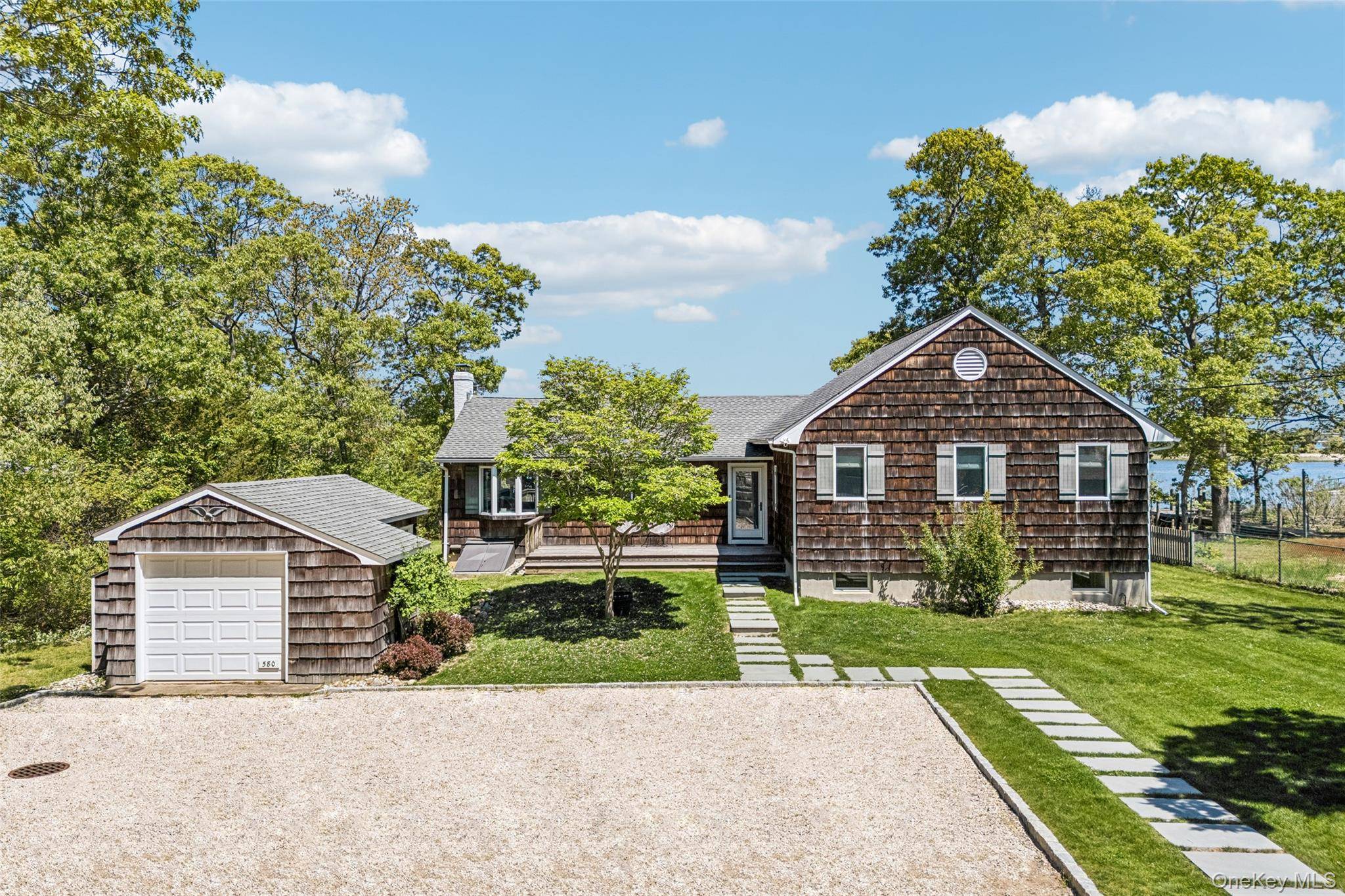 580 Broadwaters RD, Cutchogue, NY 11935