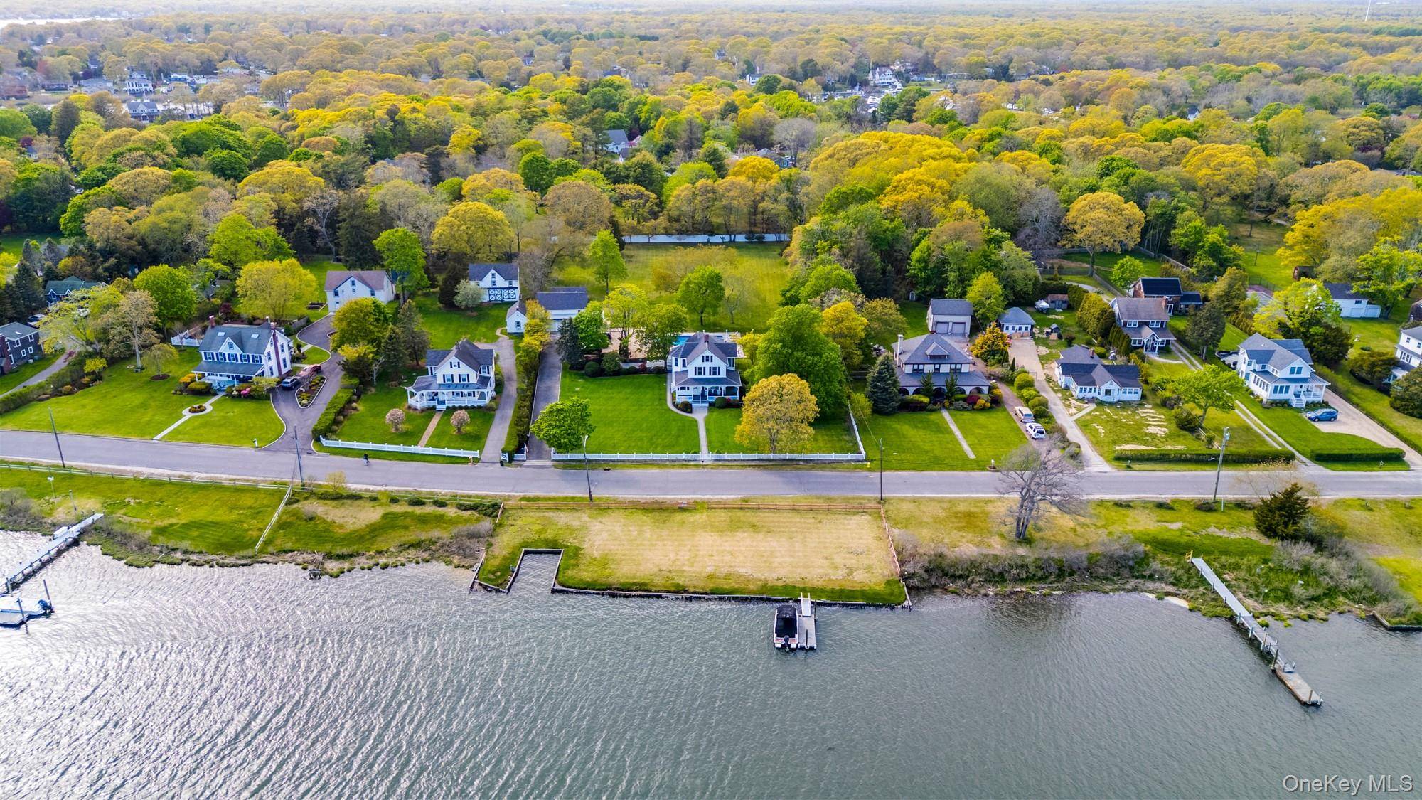96 Lake AVE, Center Moriches, NY 11934