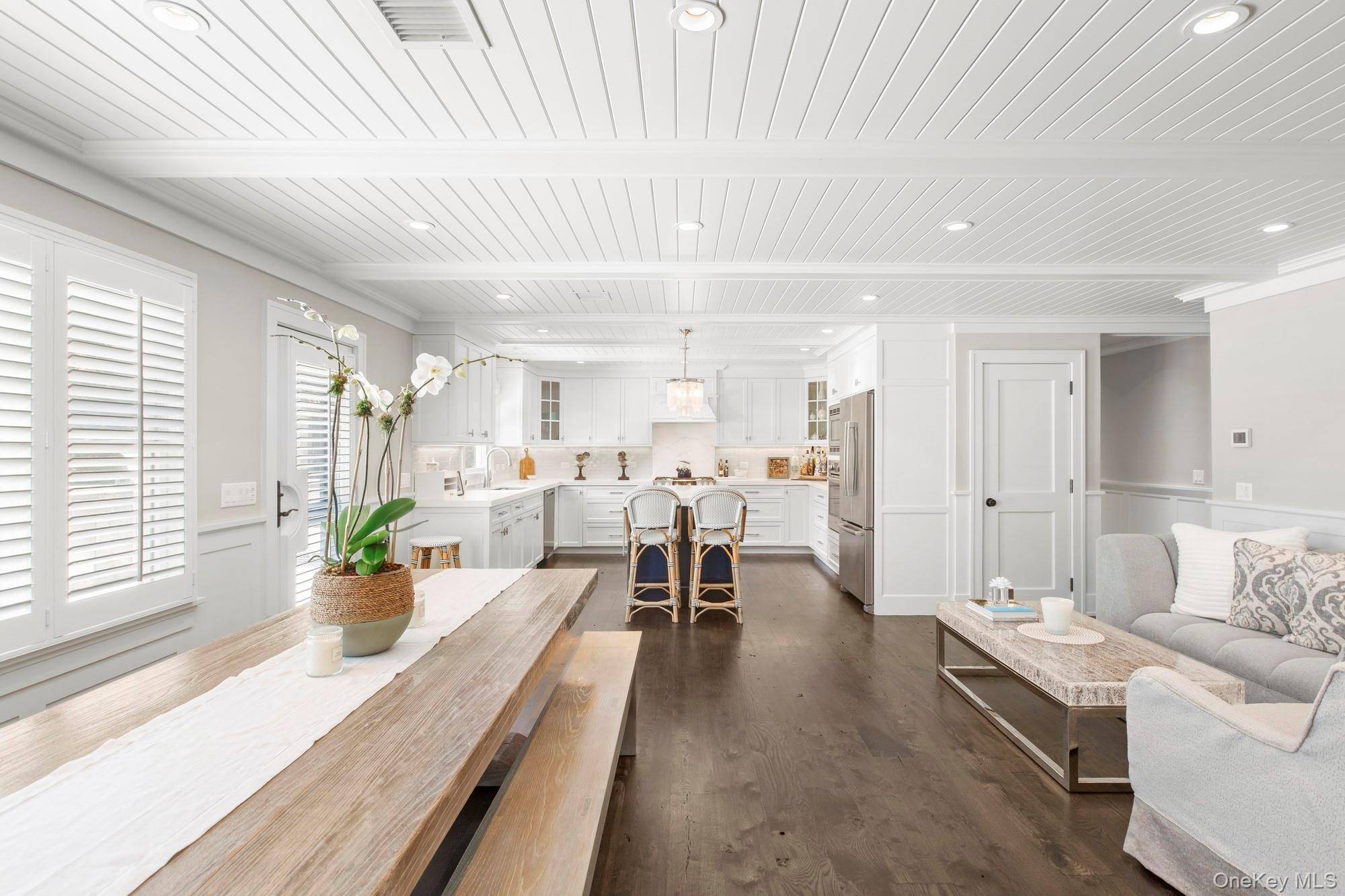 90 Rogers AVE, Westhampton Beach, NY 11978