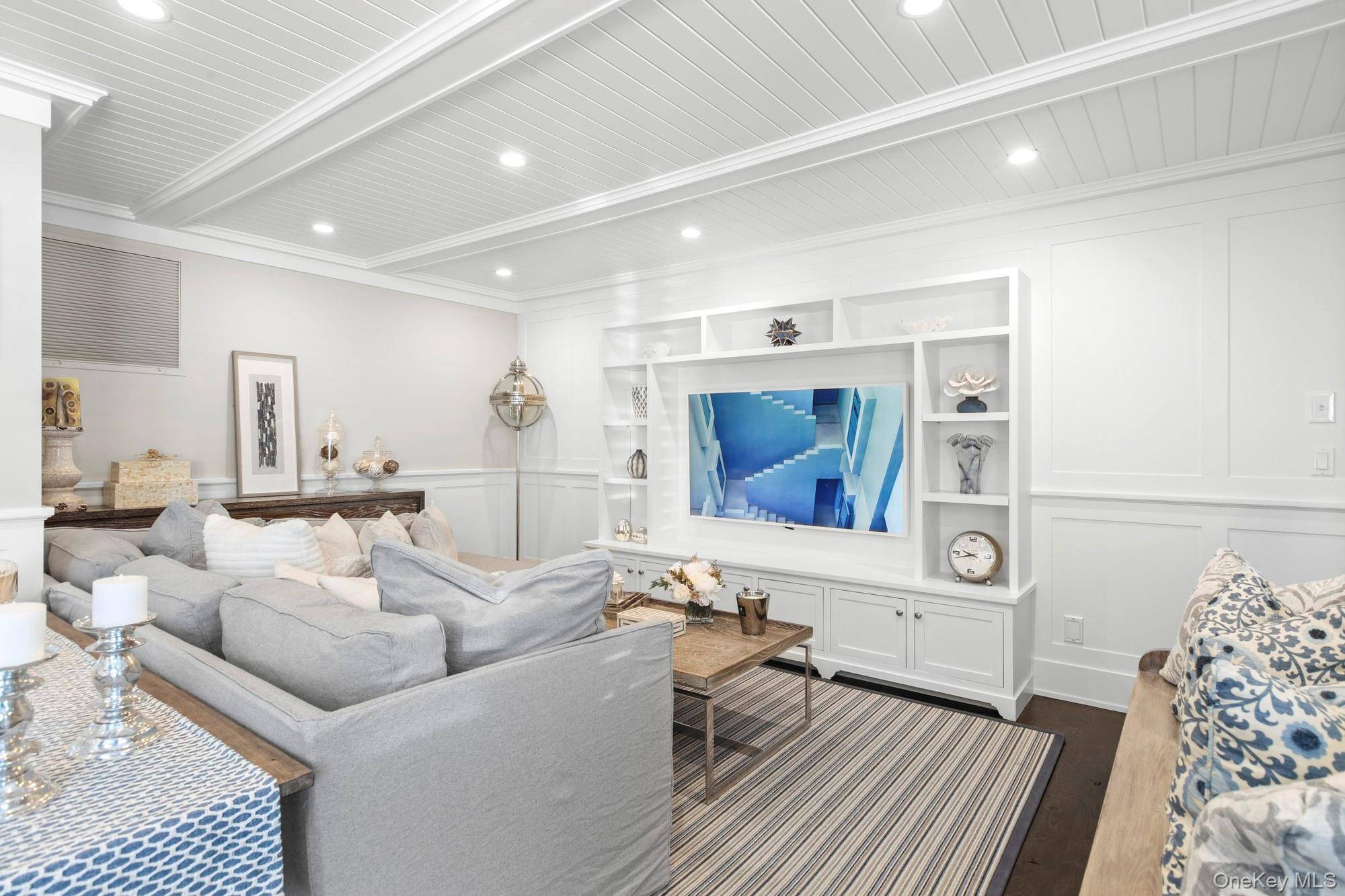 90 Rogers AVE, Westhampton Beach, NY 11978