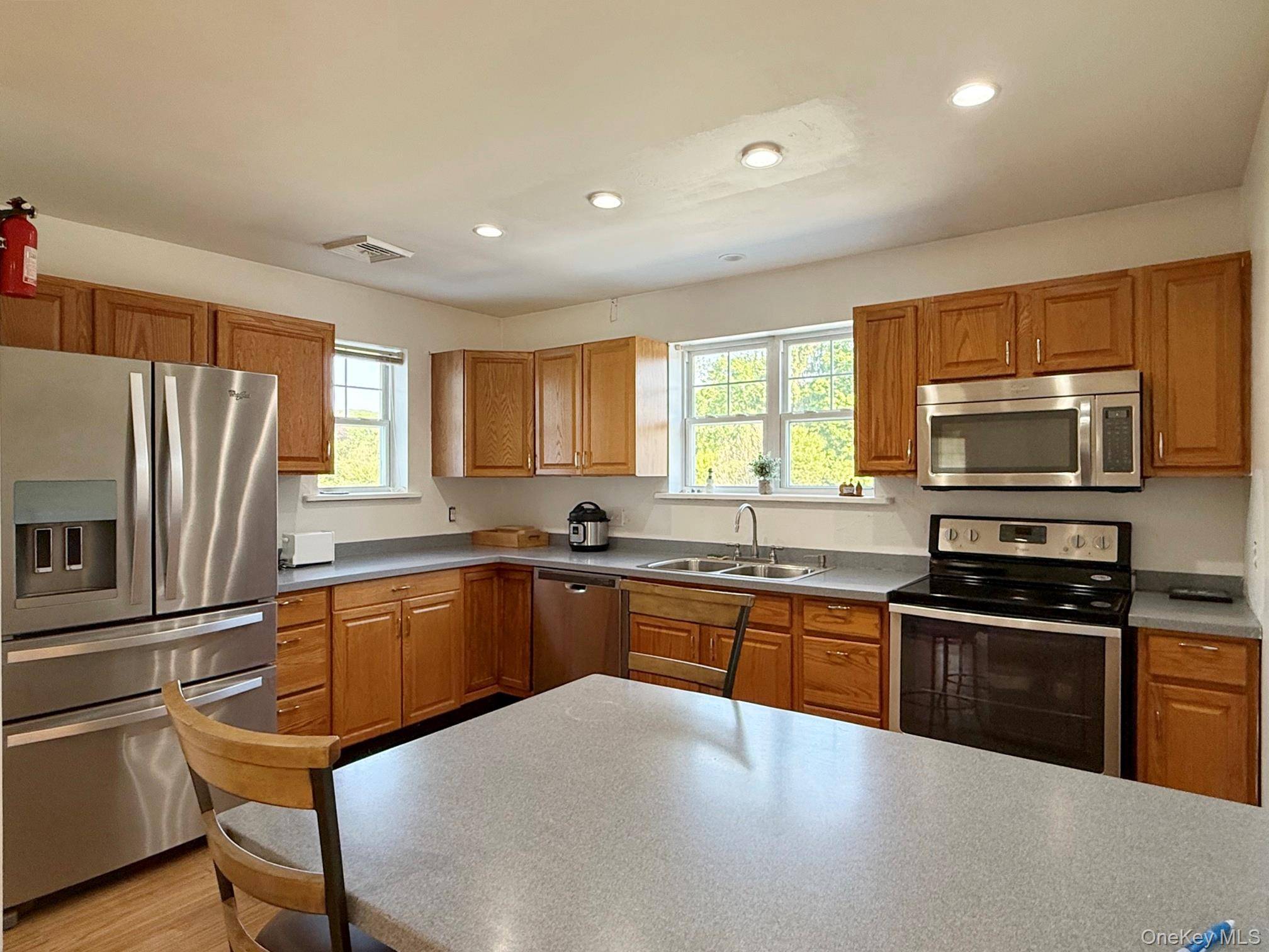 21 Ohandley DR, Amenia, NY 12501