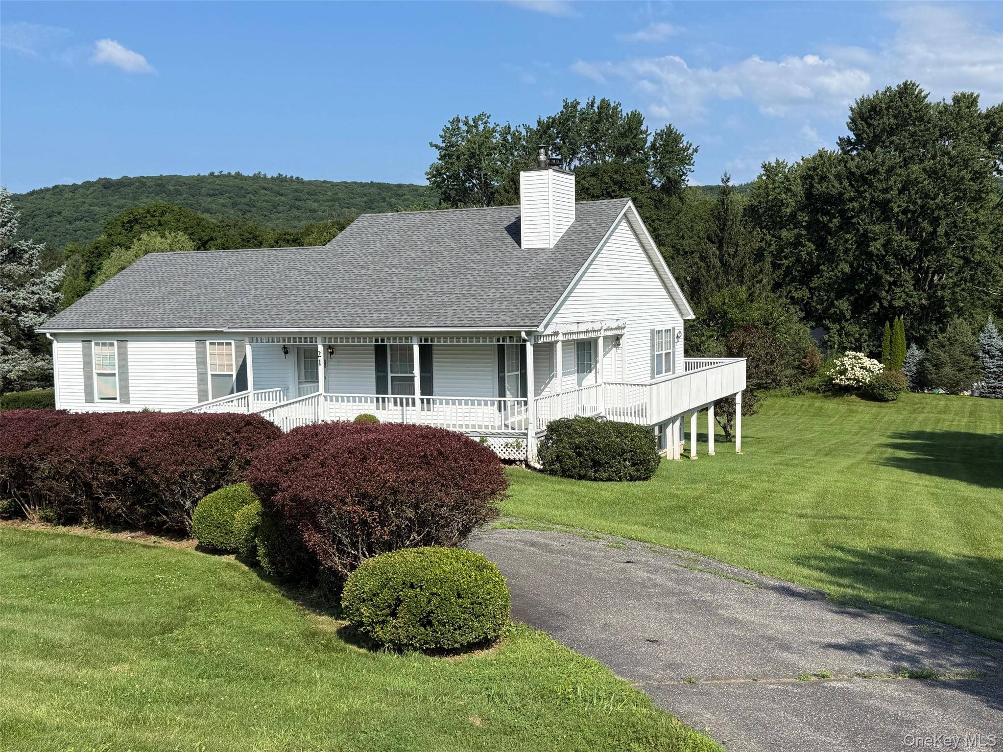 21 Ohandley DR, Amenia, NY 12501