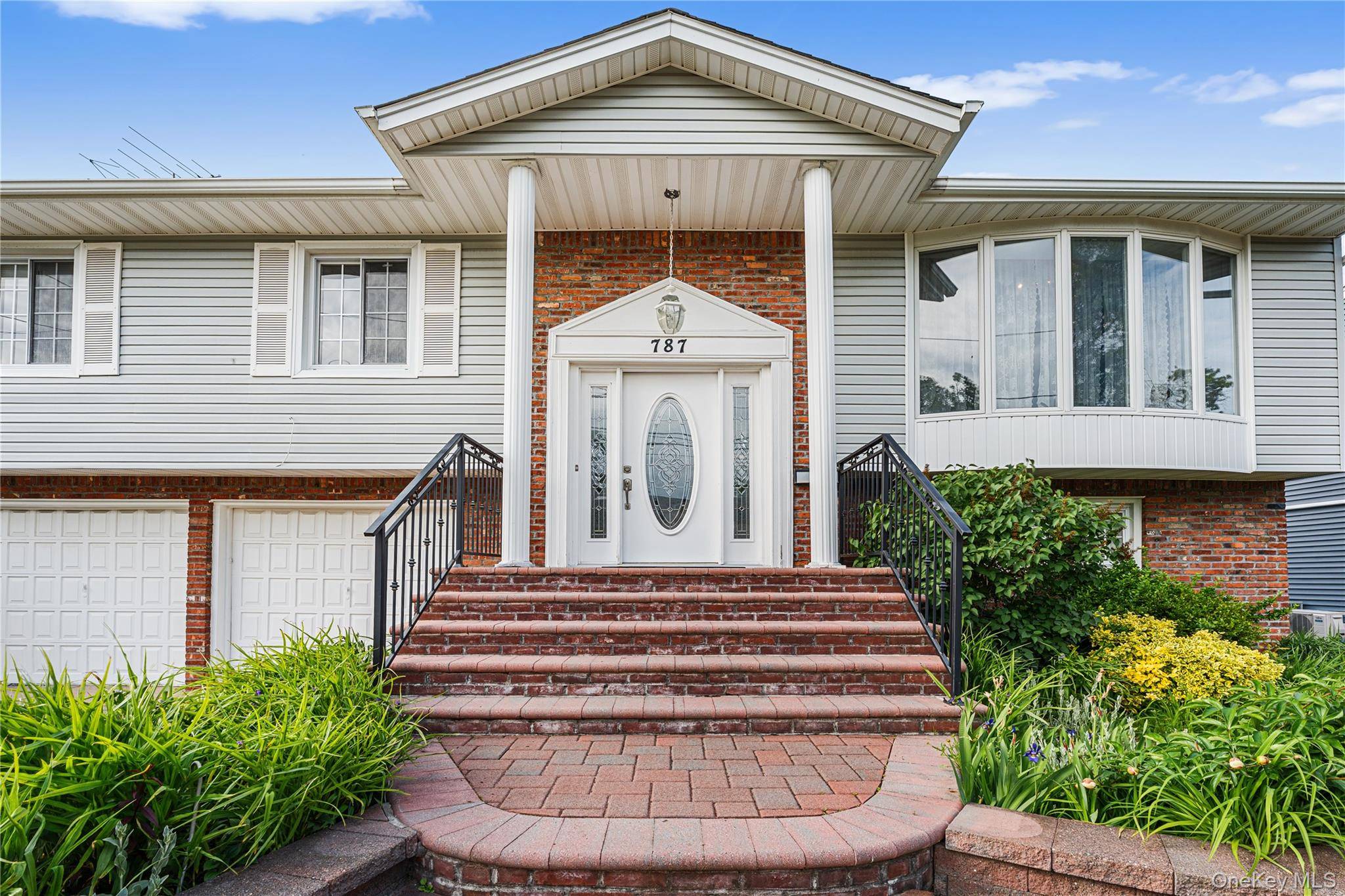 787 Vivian CT, Baldwin Harbor, NY 11510