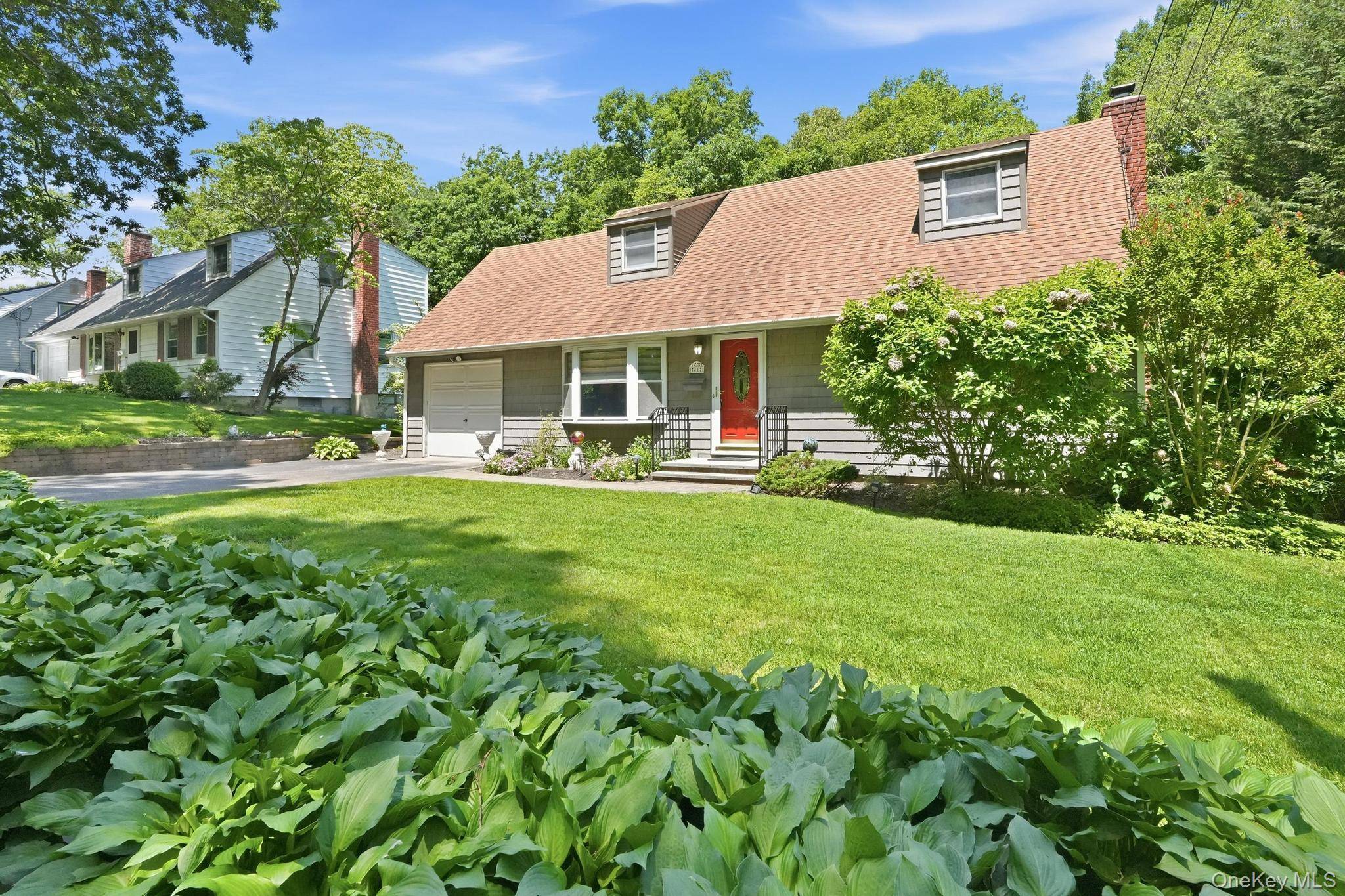 41 Semon RD, Huntington, NY 11743