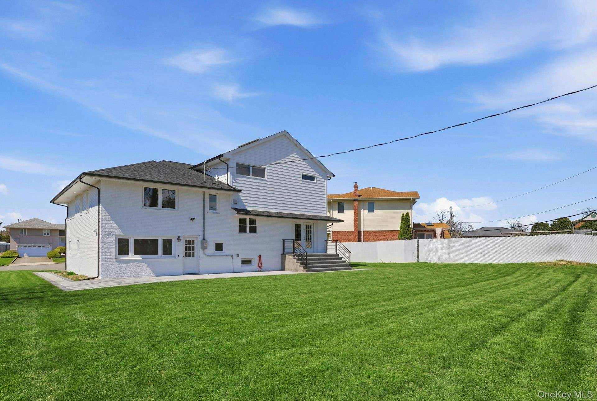 2040 Wellington CT, Westbury, NY 11590