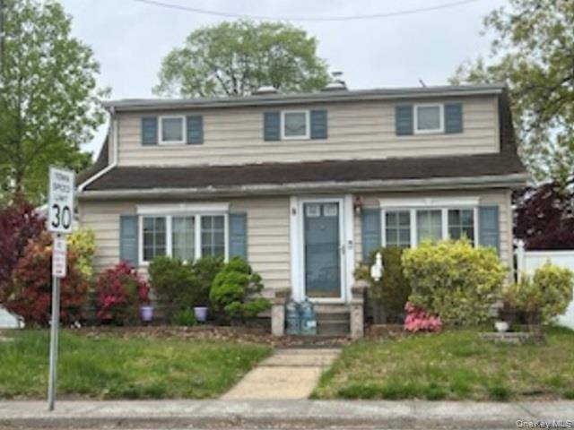 656 E Meadow AVE, East Meadow, NY 11554