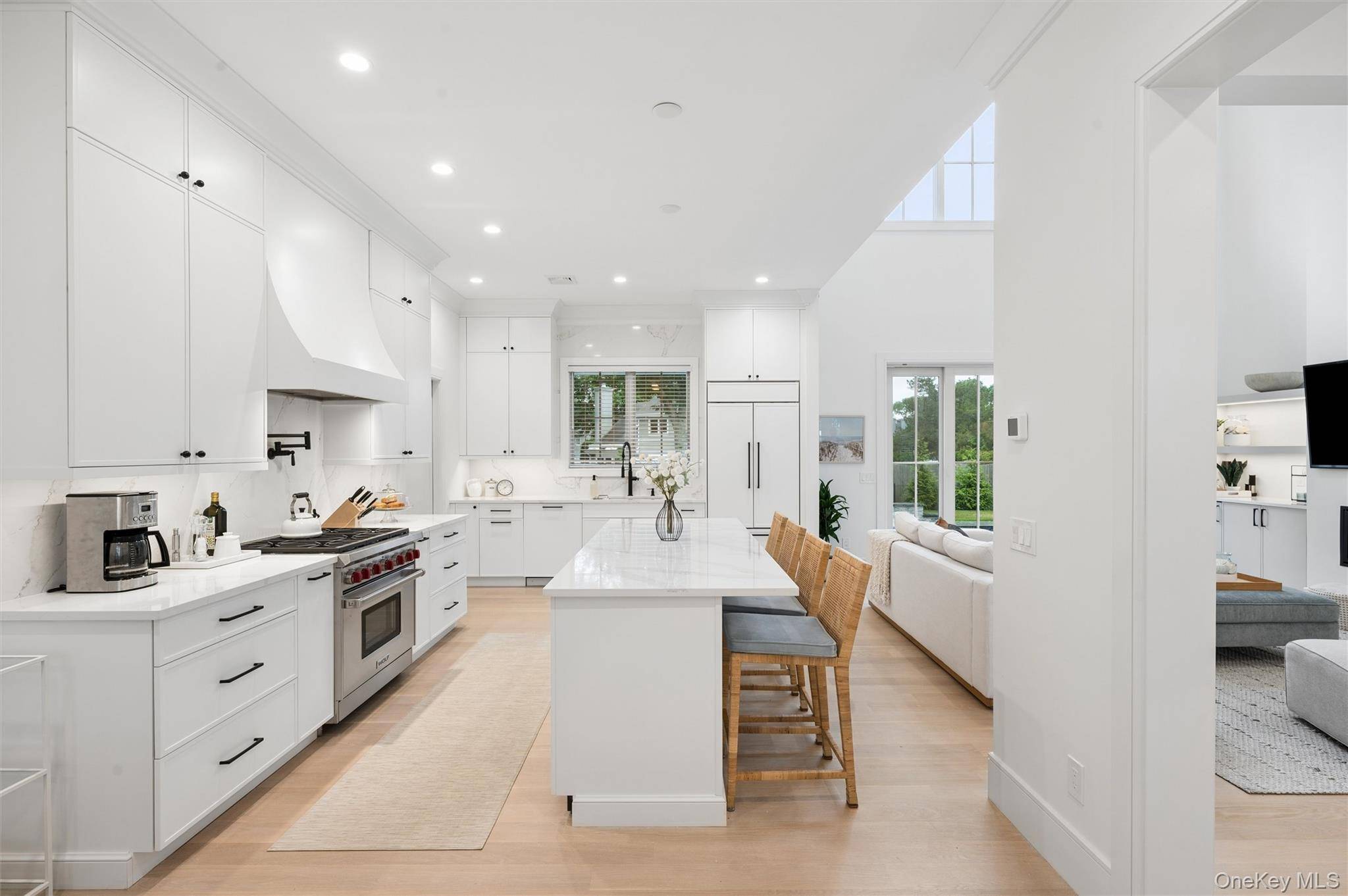 17 Happy LN, Westhampton Beach, NY 11978