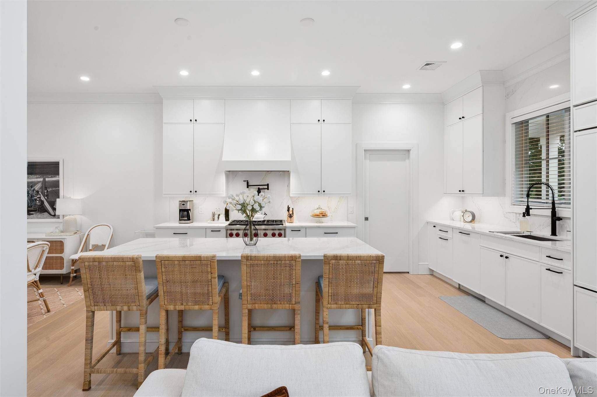 17 Happy LN, Westhampton Beach, NY 11978