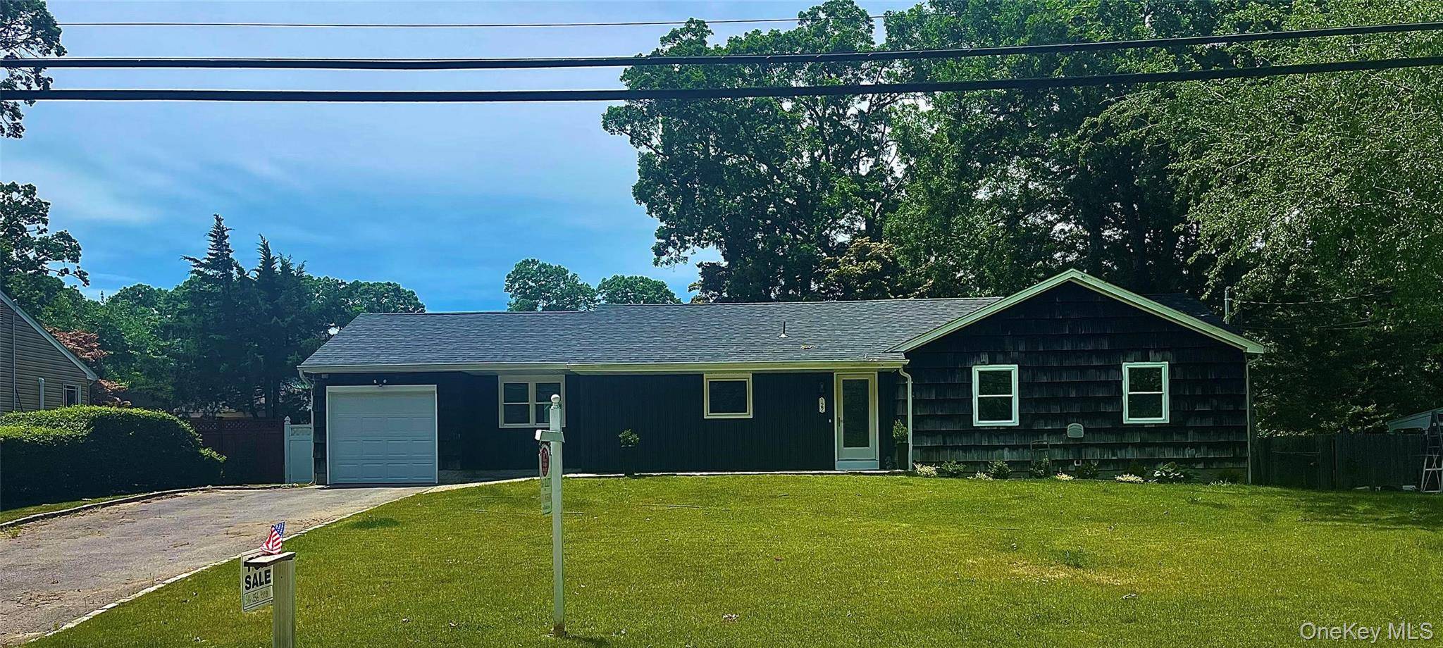 122 Rocky Point Landing RD, Rocky Point, NY 11778