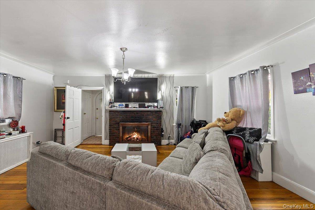 2323 Powell AVE, Bronx, NY 10462