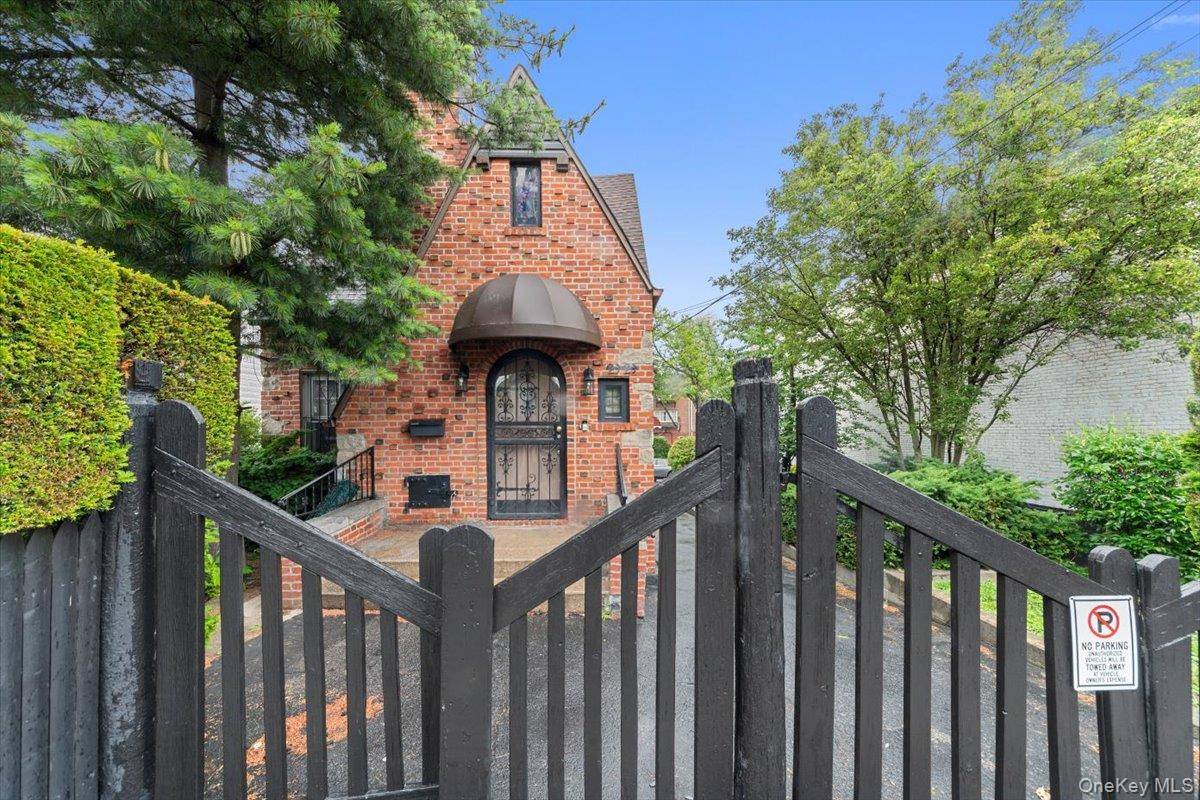2323 Powell AVE, Bronx, NY 10462