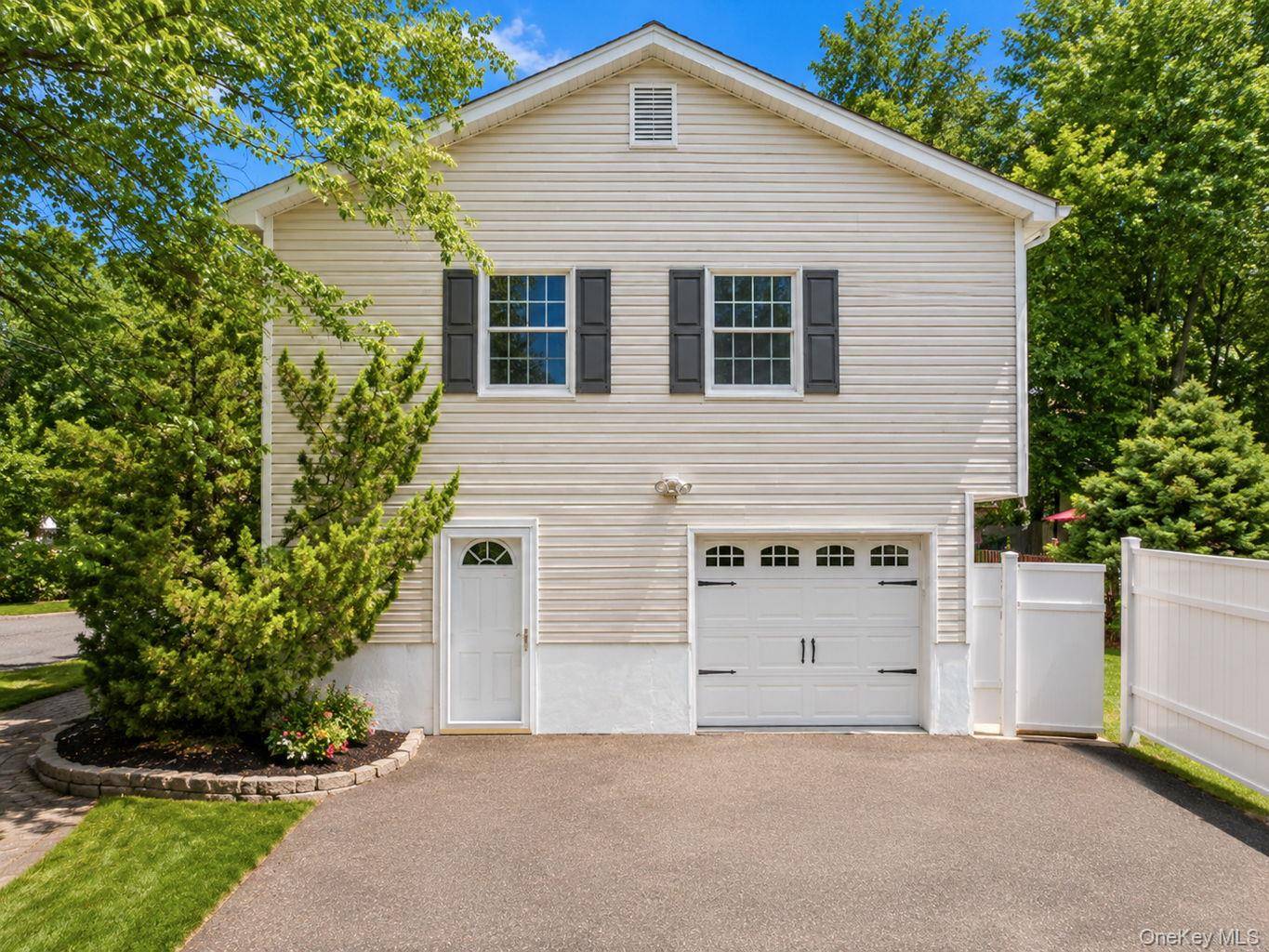 111 Ludvigh RD, Bardonia, NY 10954