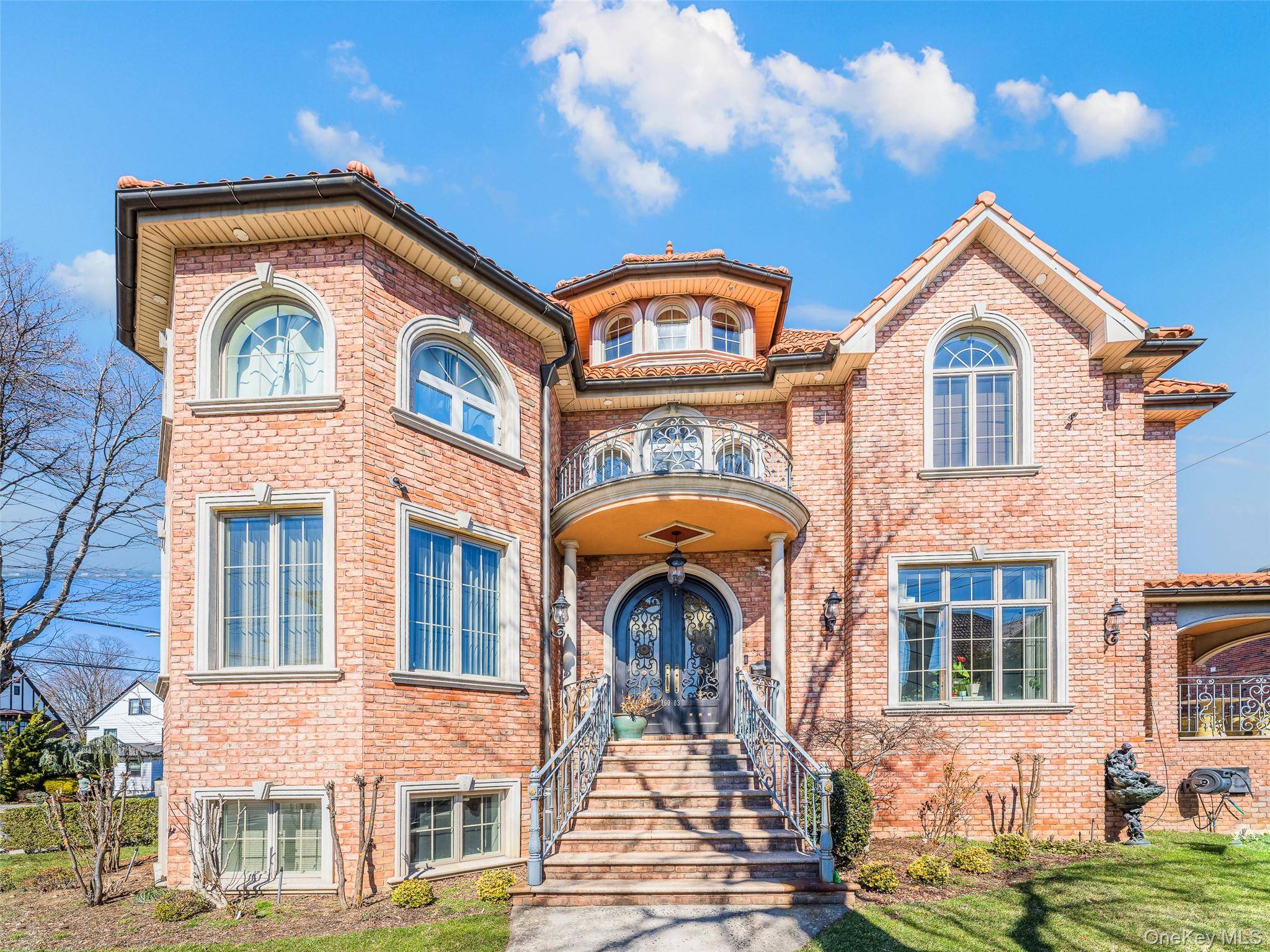 160-03 Cryders LN, Whitestone, NY 11357