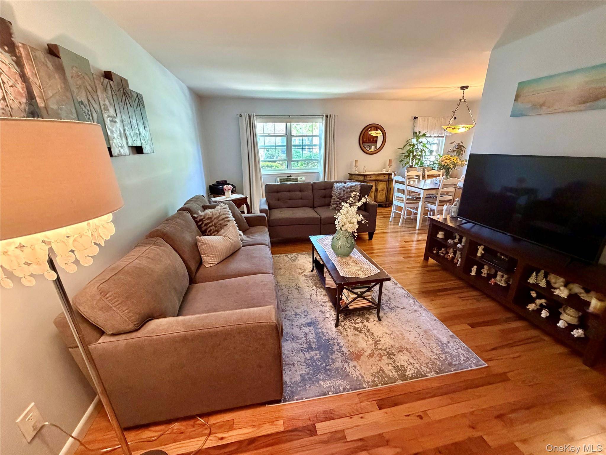 328 Lakeland AVE #1A, Sayville, NY 11782