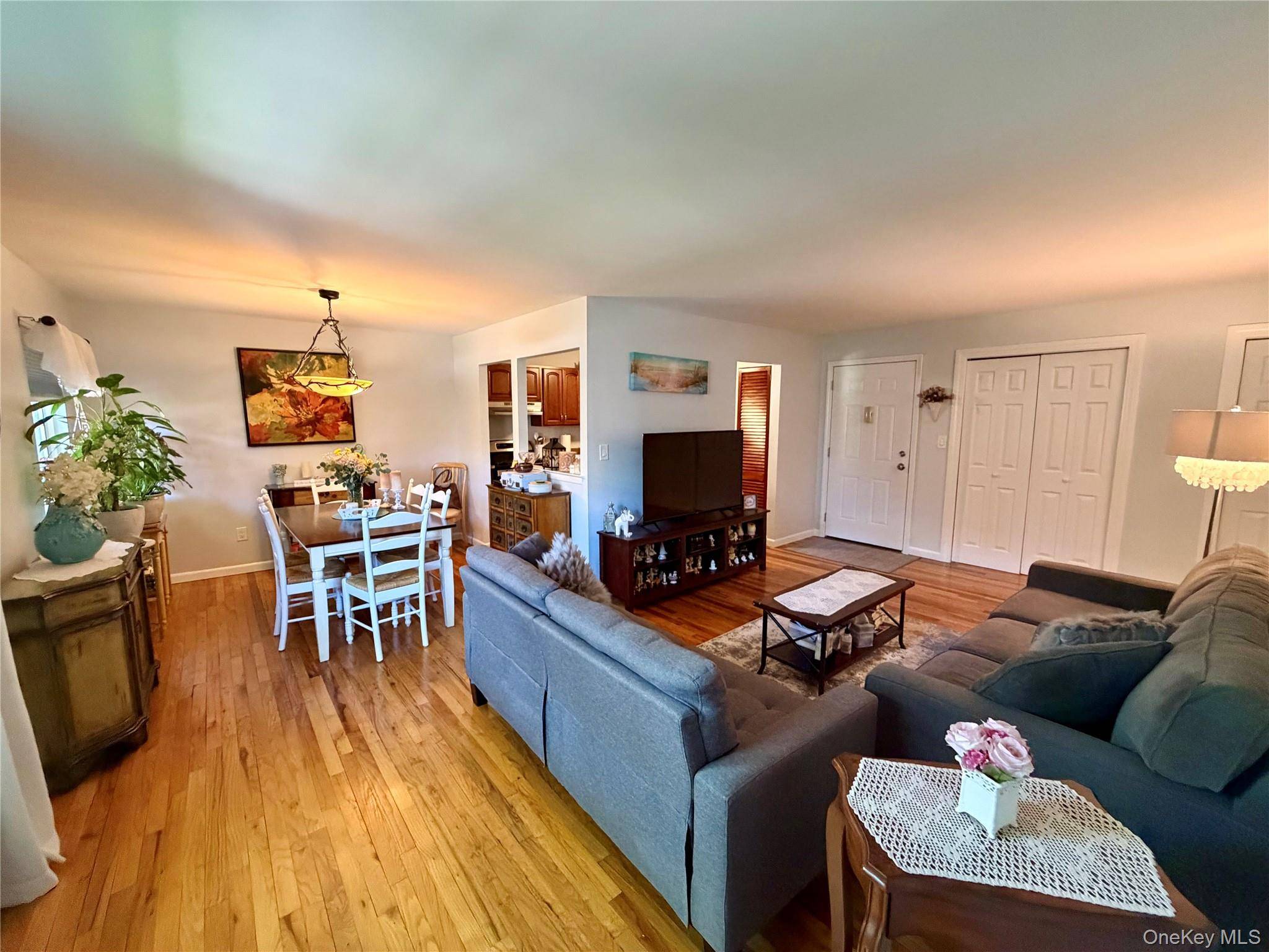 328 Lakeland AVE #1A, Sayville, NY 11782