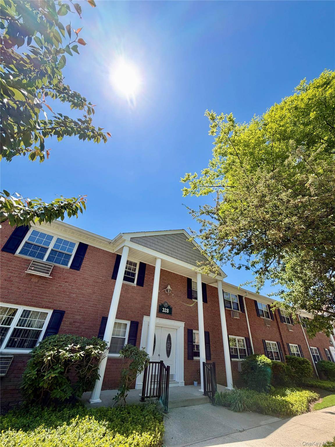 328 Lakeland AVE #1A, Sayville, NY 11782