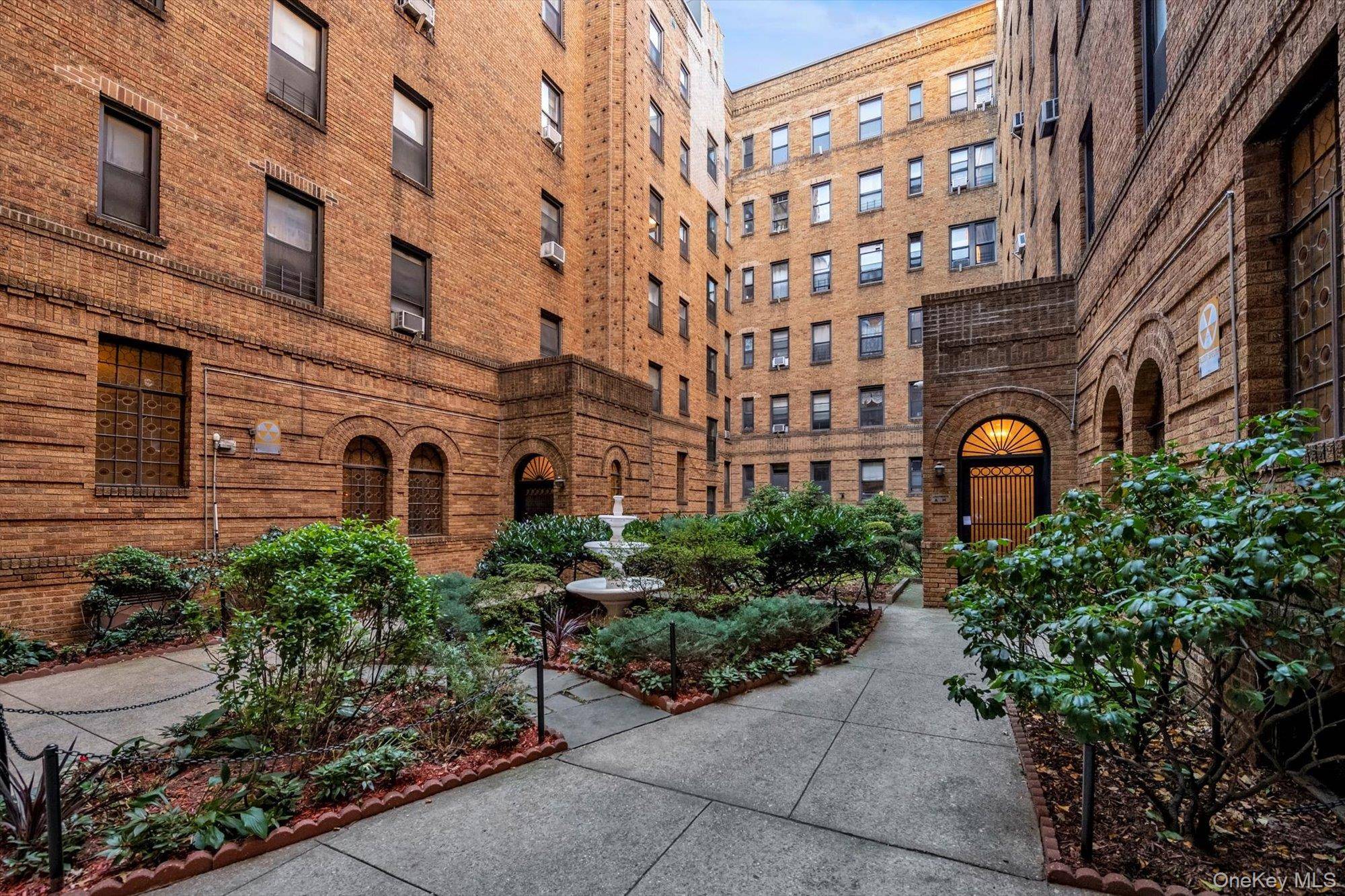 83-44 Lefferts BLVD #6C, Kew Gardens, NY 11415