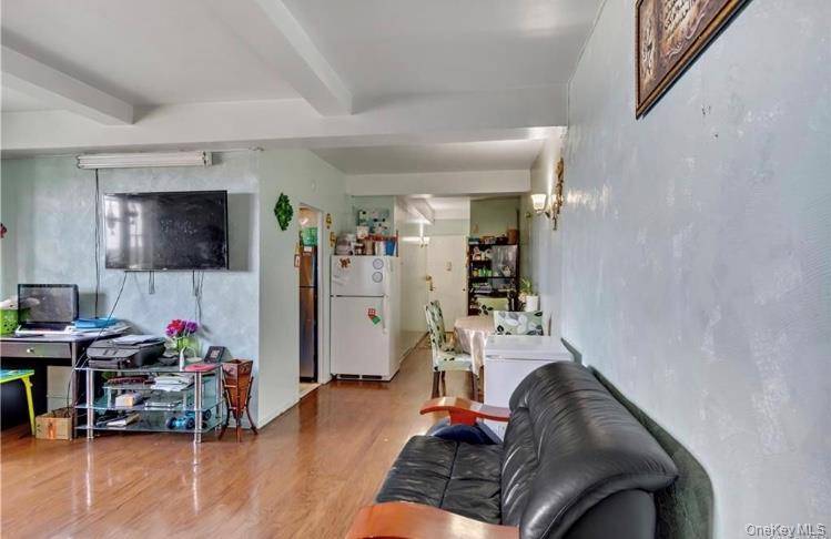 1970 E Tremont AVE #9D, Bronx, NY 10462