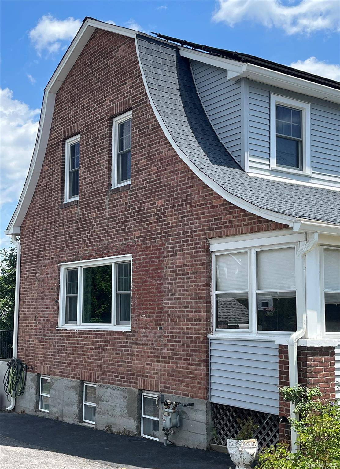 10 Vine ST, Beacon, NY 12508