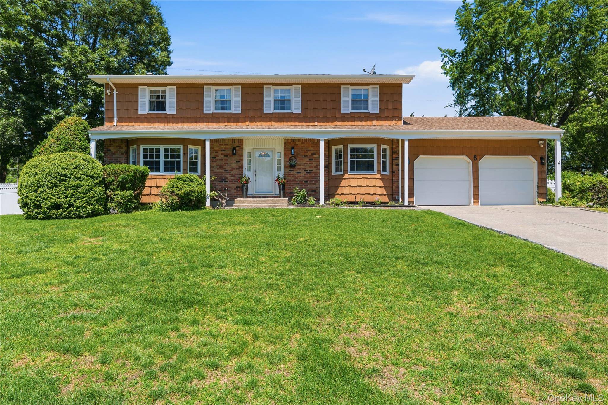 6 Carol CT, East Setauket, NY 11733