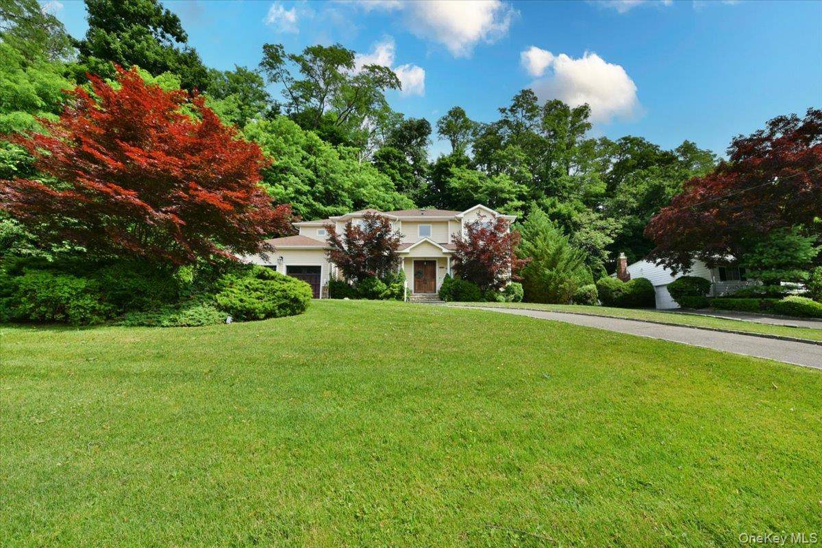 245 Harbor Hill RD, East Hills, NY 11576